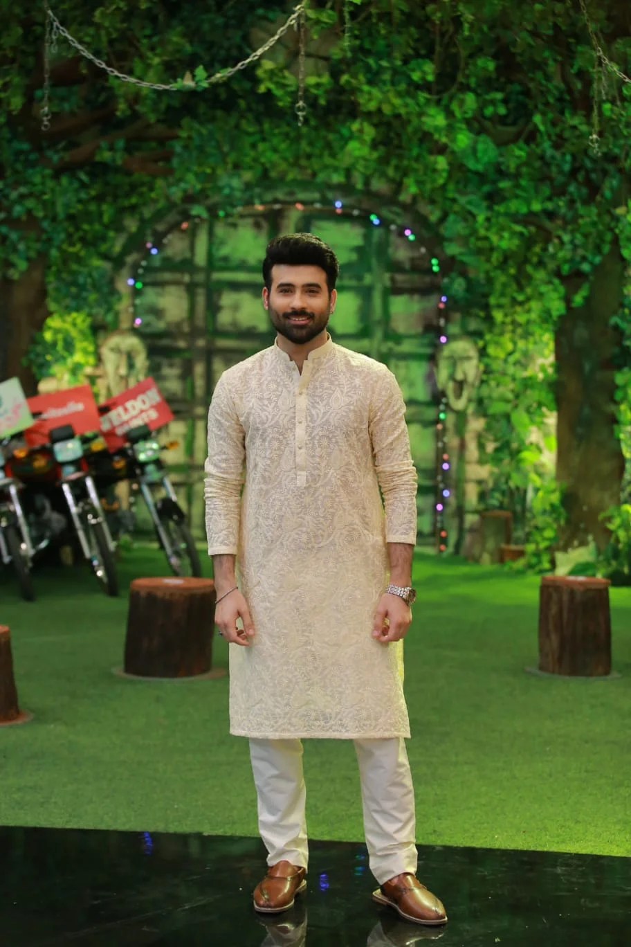 Beige Embroidered Cotton-Silk Kurta (2-Piece) - Image 1