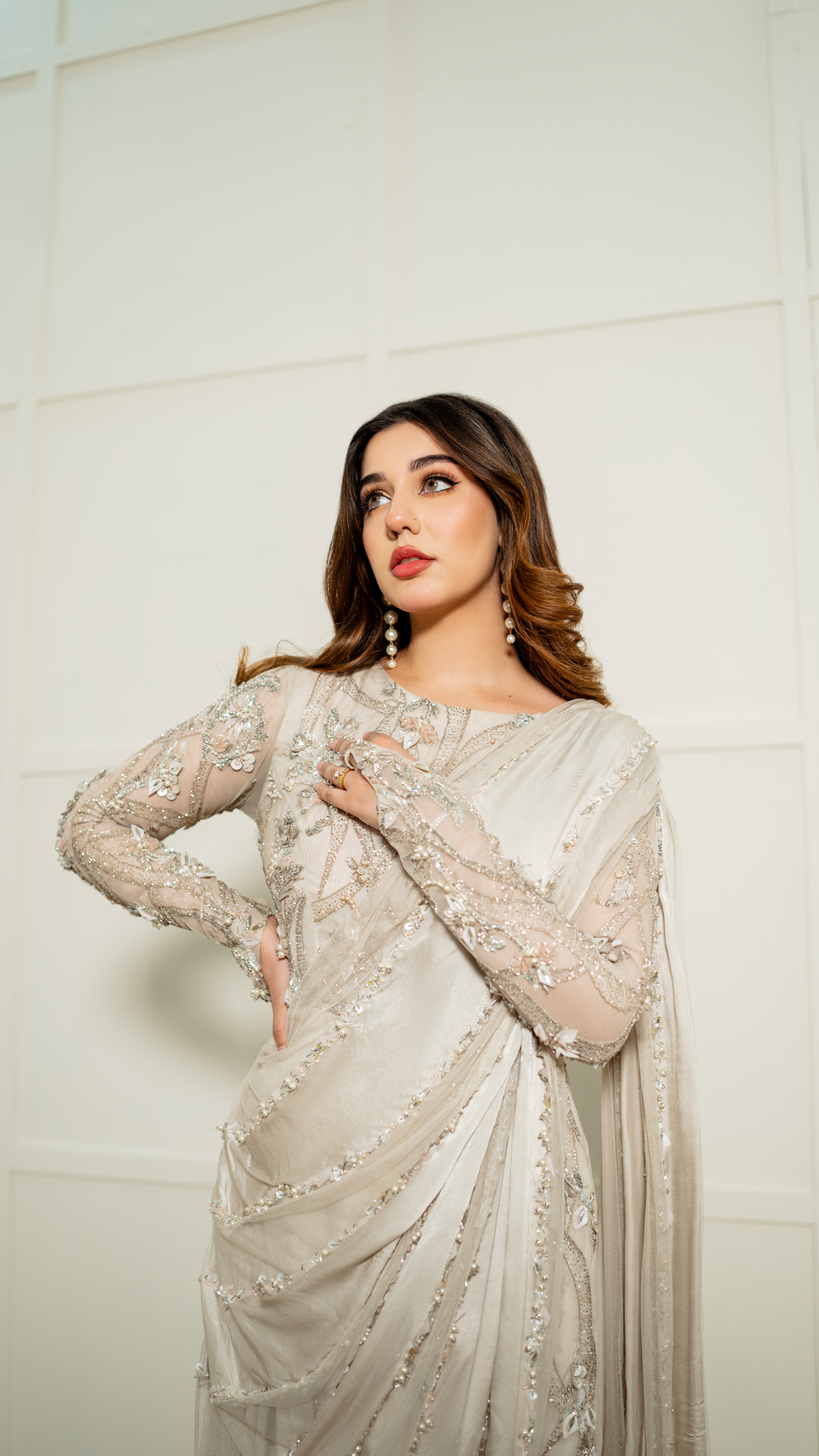 Beige White Embellished Net Saree-Style Gown (1-Pc) - Image 2