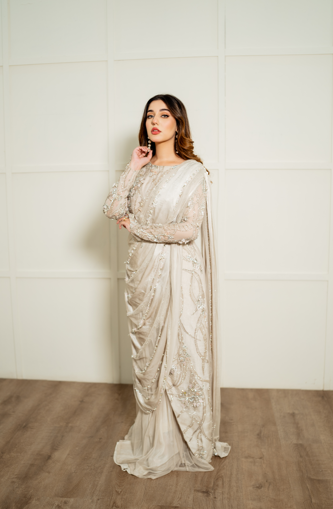 Beige White Embellished Net Saree-Style Gown (1-Pc) - Image 3