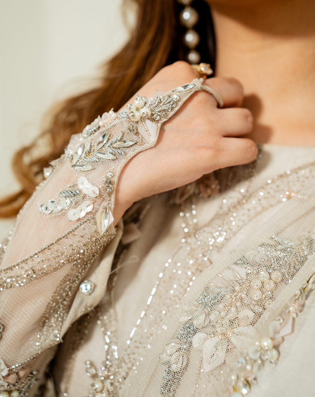 Beige White Embellished Net Saree-Style Gown (1-Pc) - Image 7