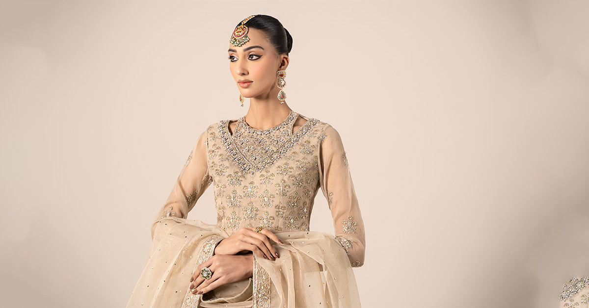 Pakistani Beige Embroidered Organza Lehenga Set (3-Piece) - Image 8