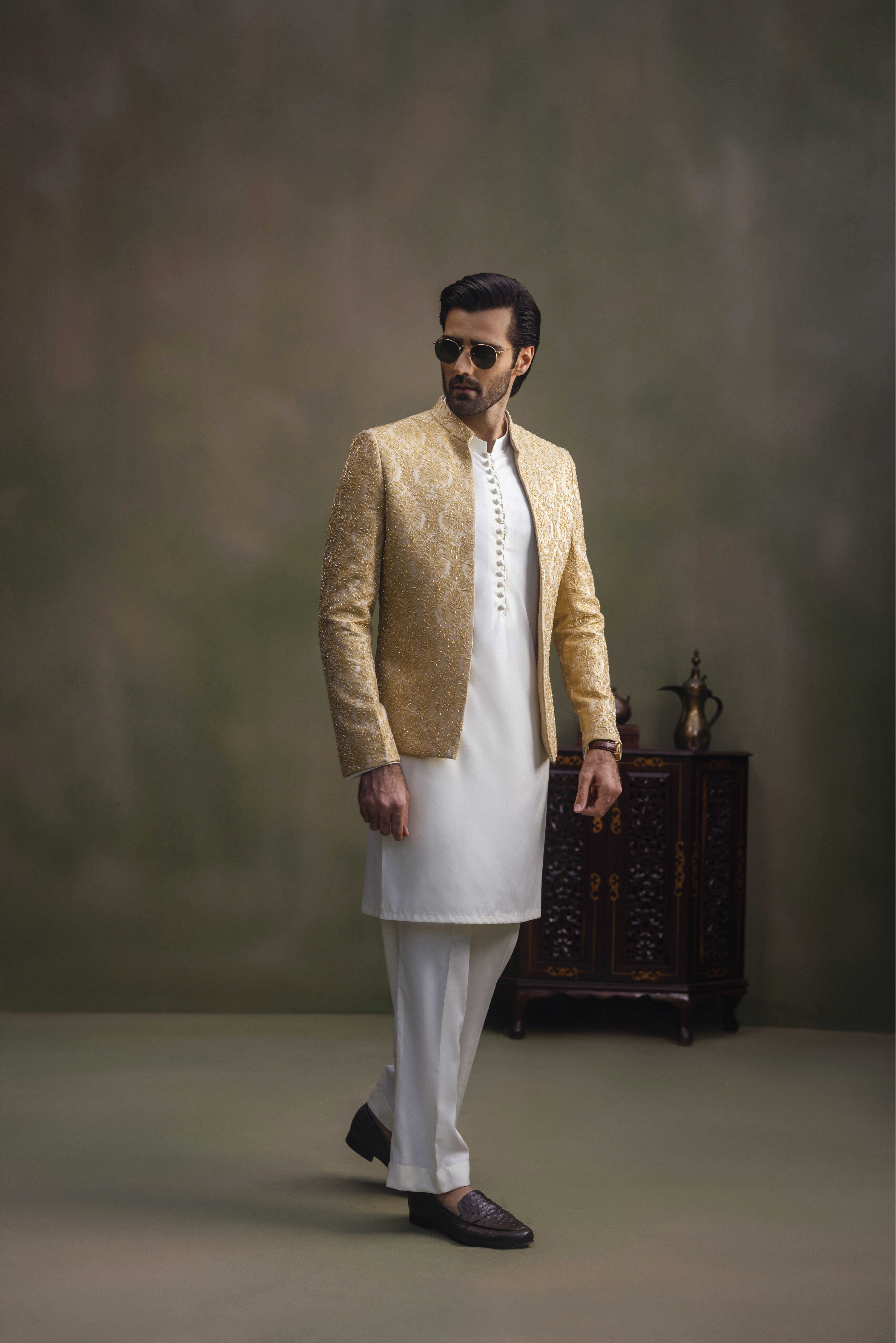 Beige Cutdana Self Jamawar Prince Coat (3-Piece) - Image 2