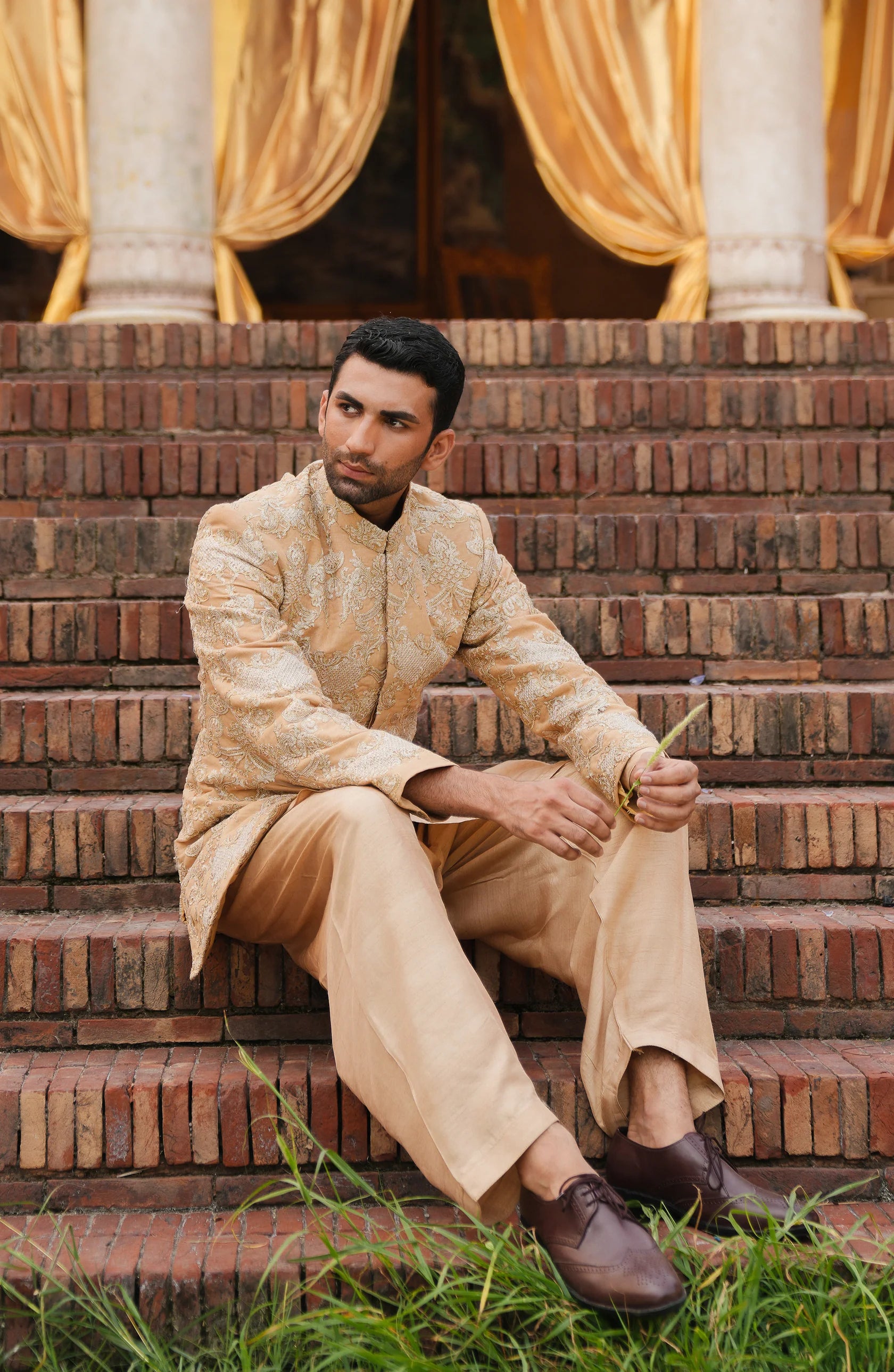 Light Beige Sequinned Silk Prince Coat (3-Piece) - Image 3