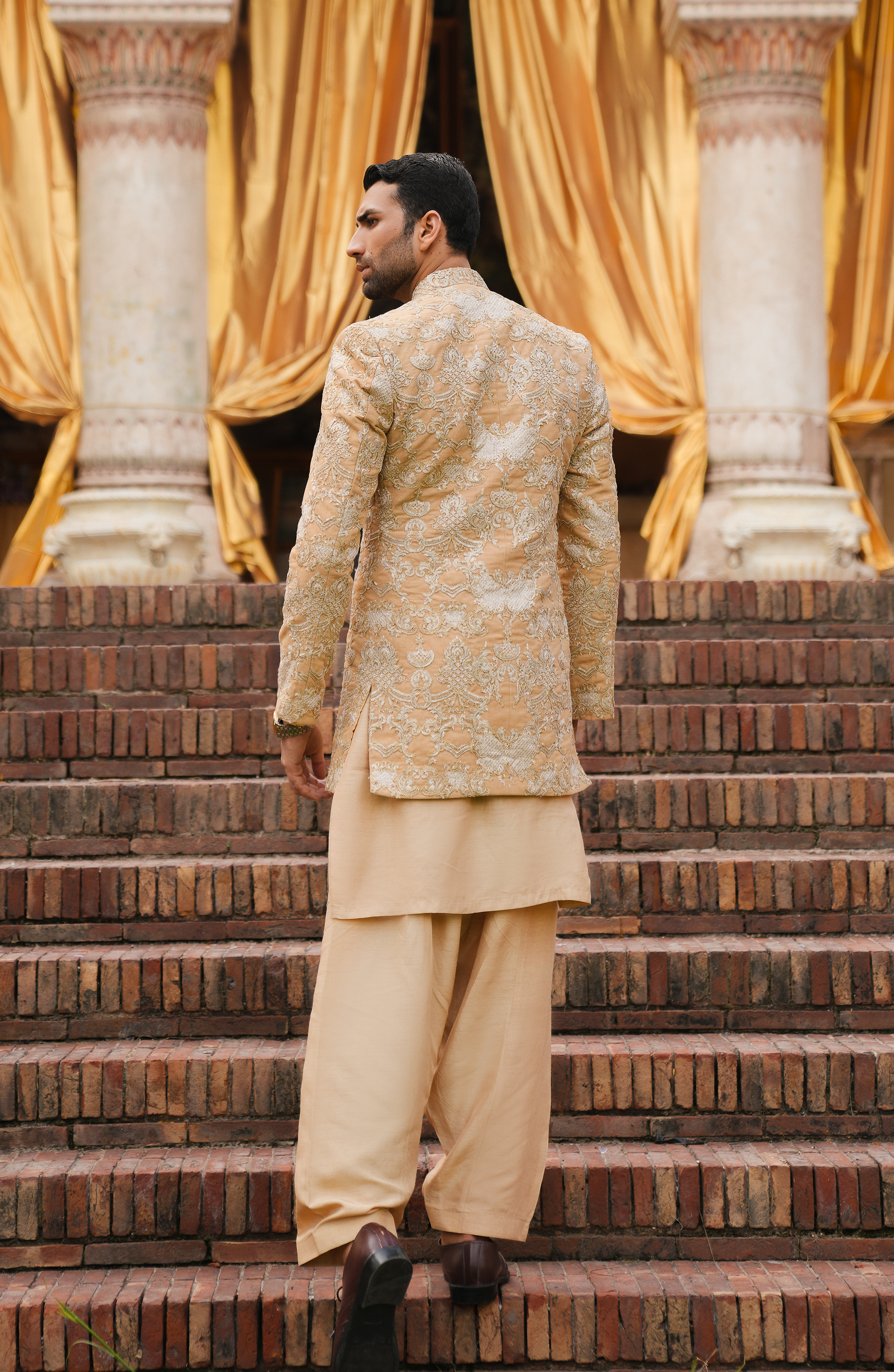 Light Beige Sequinned Silk Prince Coat (3-Piece) - Image 7