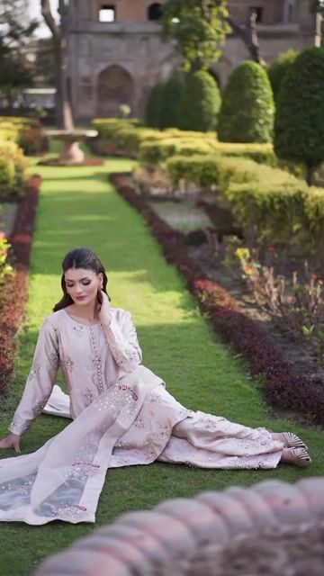 Beige Embellished Silk Kurta Set (3-Piece) - Image 4