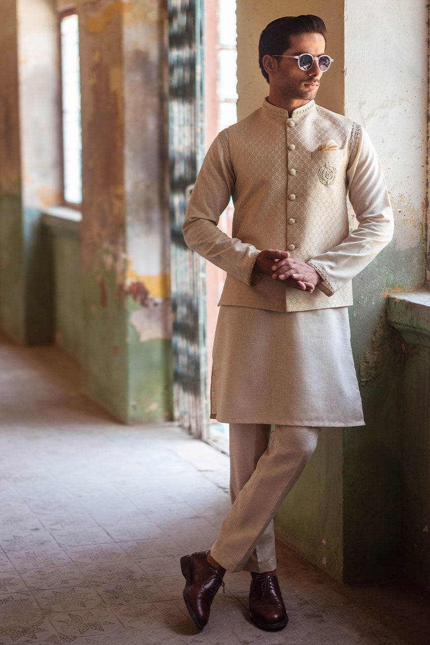 Beige Gold Hand-Embroidered Jamawar Waistcoat Kurta (3-Piece) - Image 6