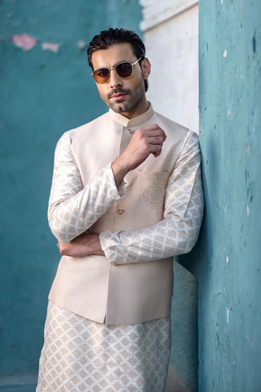 Light Beige-Gold Embroidered Raw Silk Waistcoat (3-Piece) - Image 2