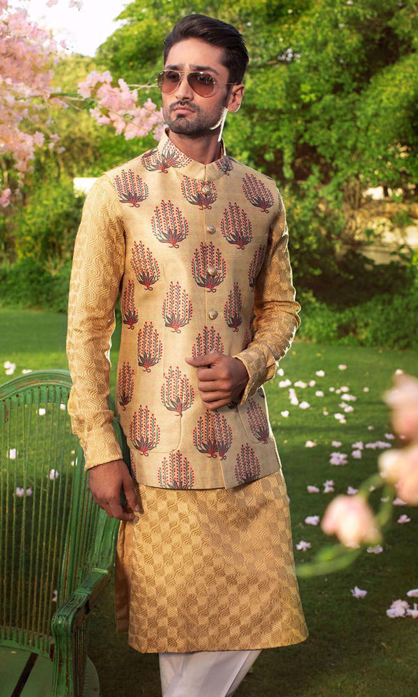 Beige Gold Embroidered Silk-Blend Waistcoat Kurta (3-Piece) - Image 4