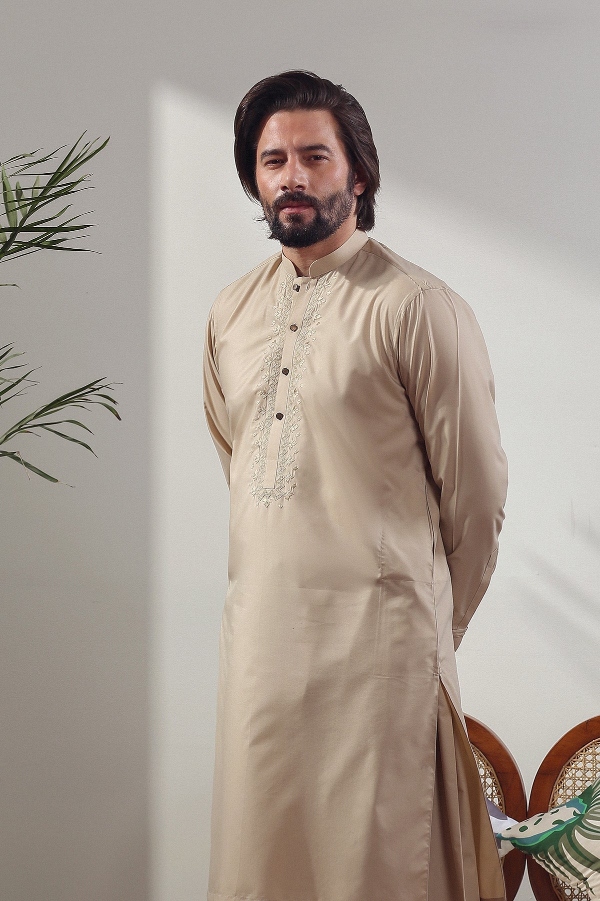Skin Embroidered Wash-and-Wear Kurta Shalwar (2-Piece) - Image 4