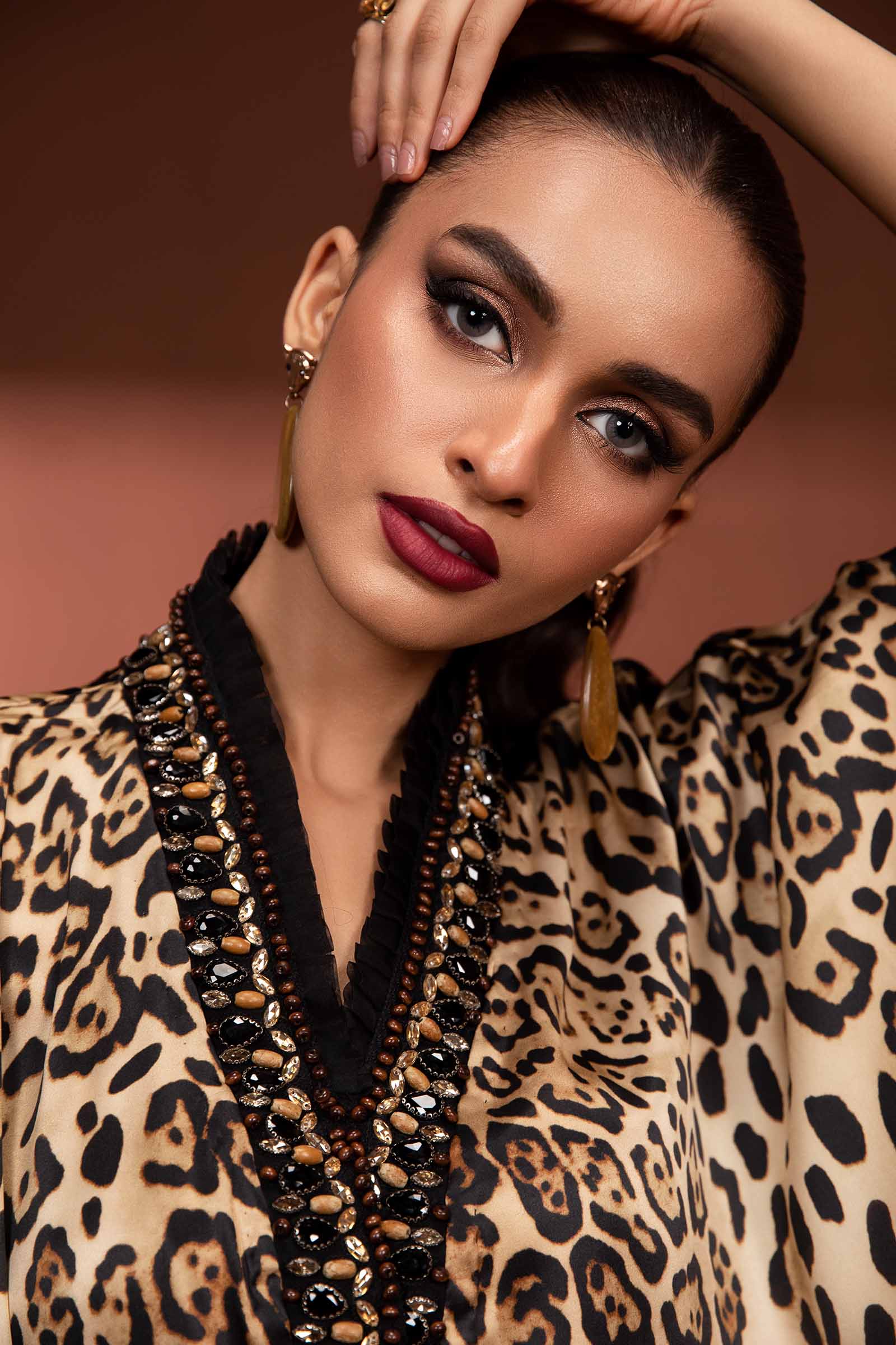 Pakistani Beige Multi-Tone Embellished Silk Salwar Kameez (2-Piece) - Image 5