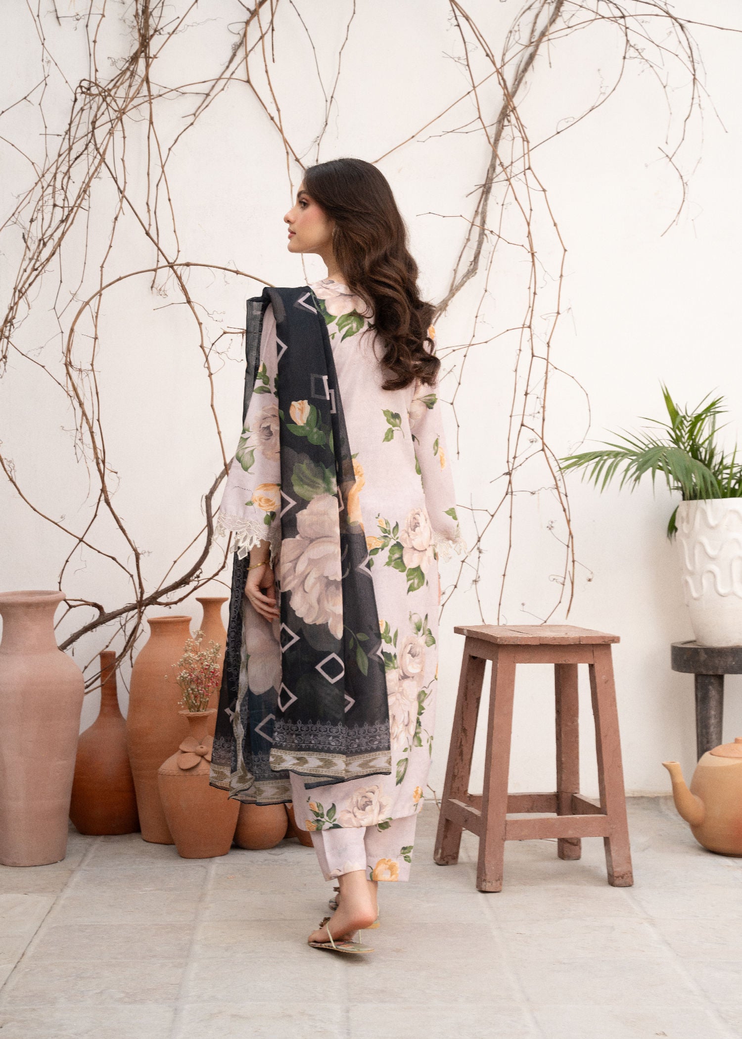 Pakistani Beige Printed & Embroidered Cotton Kurta Set (3-Piece) - Image 3