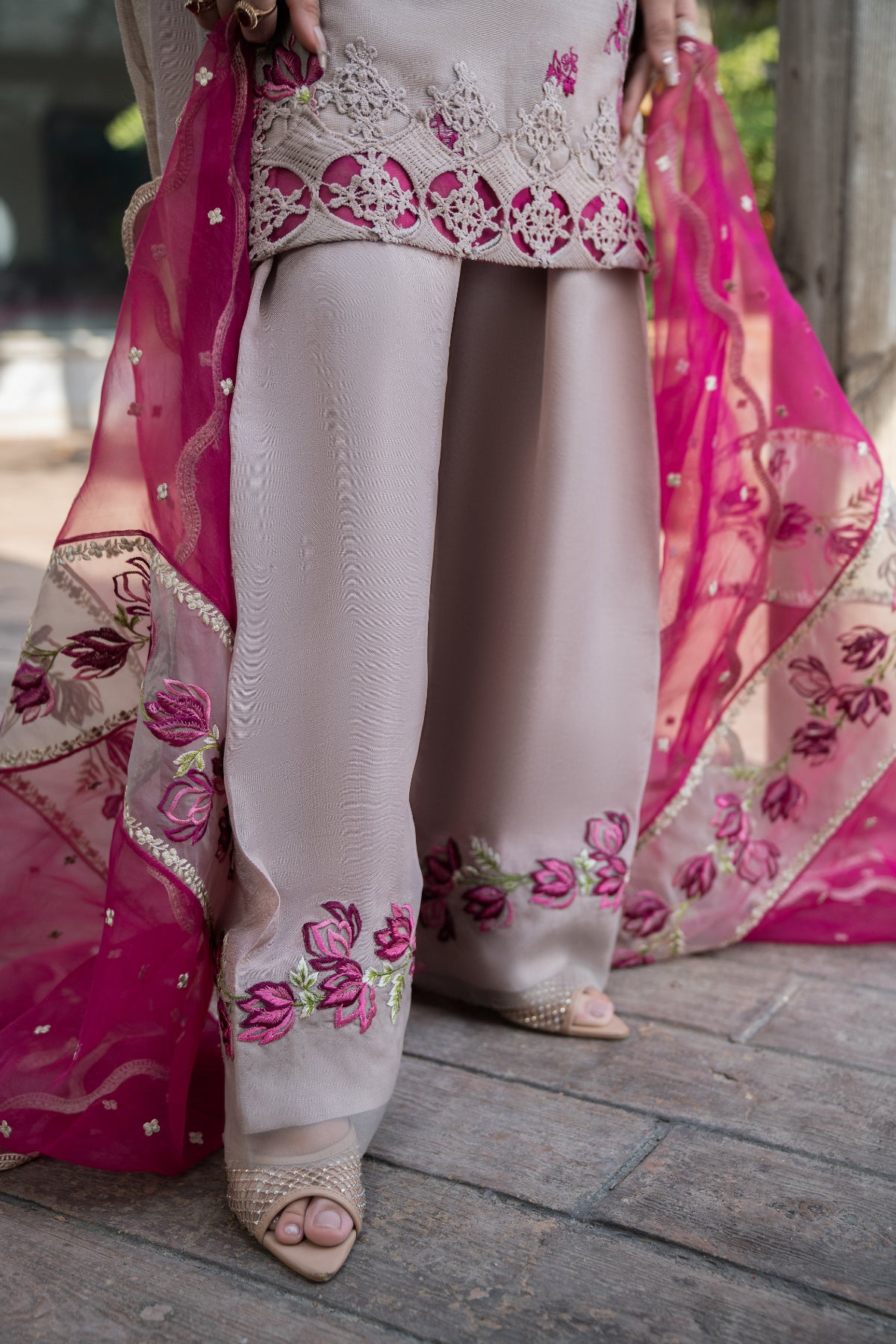 Pakistani Beige Magenta Embroidered Khadi Net Salwar Kameez (3-Piece) - Image 4