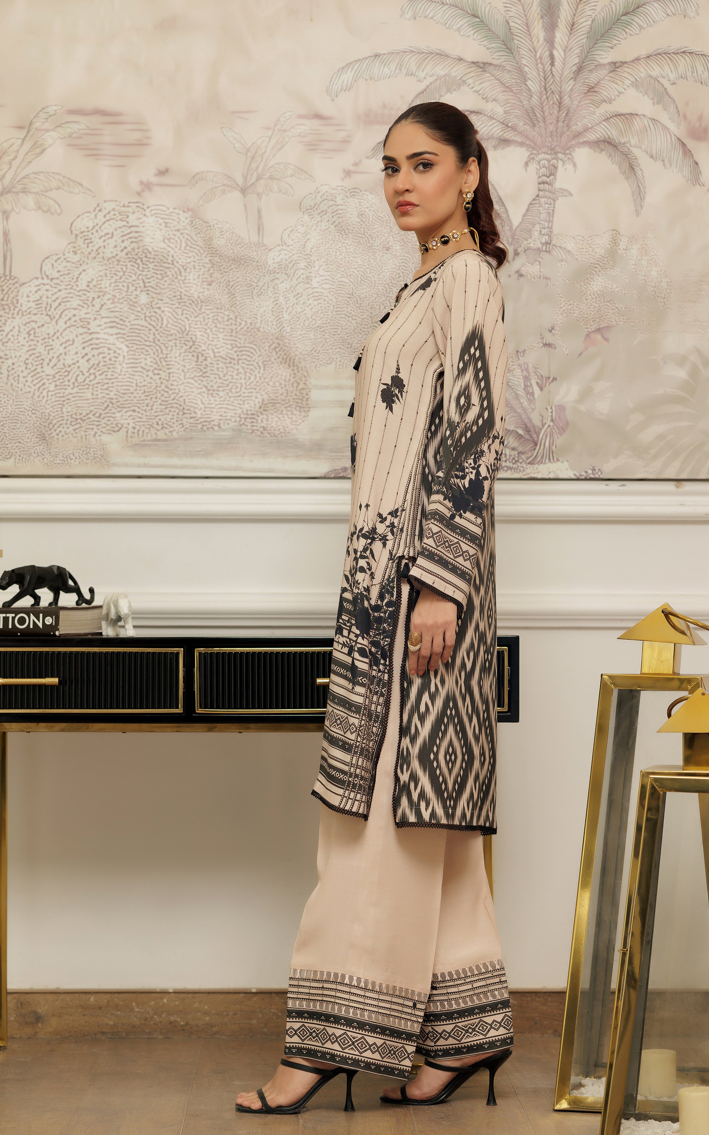 Beige and Black Embroidered Viscose Silk Salwar Kameez (2-Piece) - Image 4
