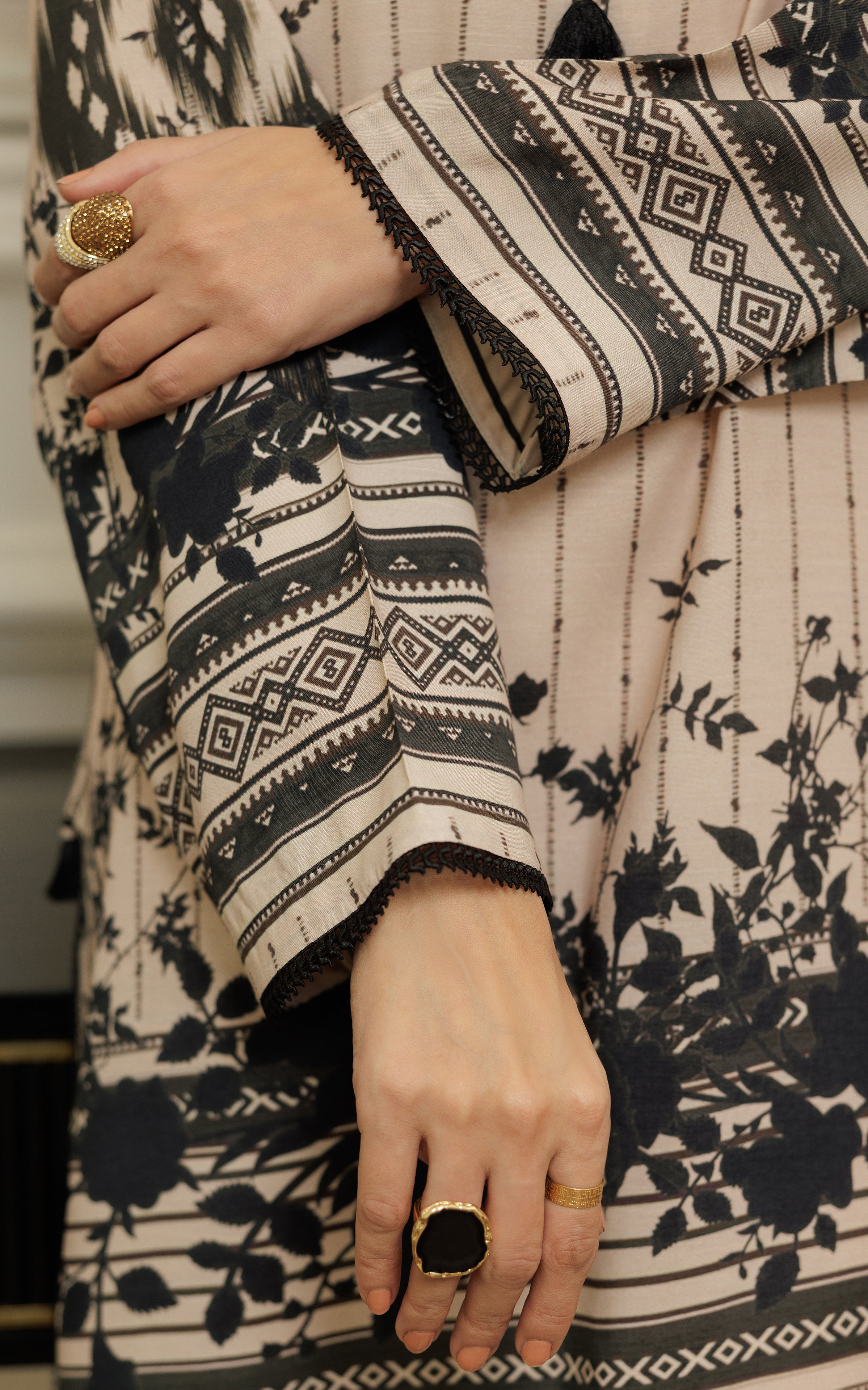 Beige and Black Embroidered Viscose Silk Salwar Kameez (2-Piece) - Image 5