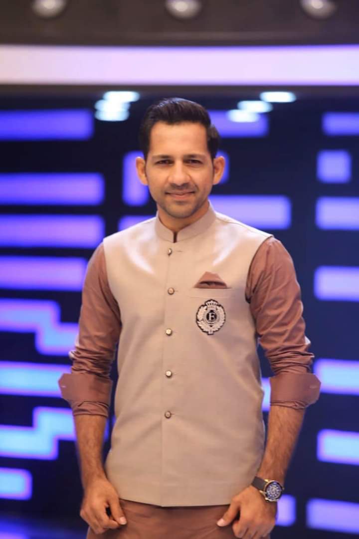 Beige Embroidered Poly-Viscose Waistcoat Kurta (2-Piece) - Image 1