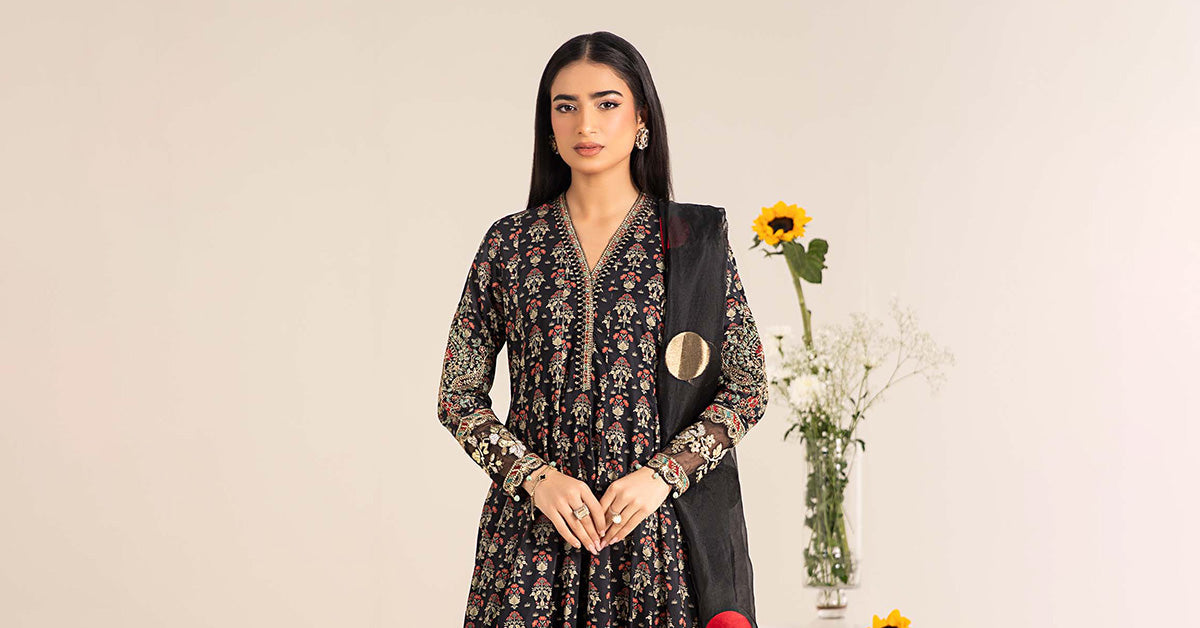 Black Embroidered Lawn Anarkali Dress (3-Piece) - Image 7