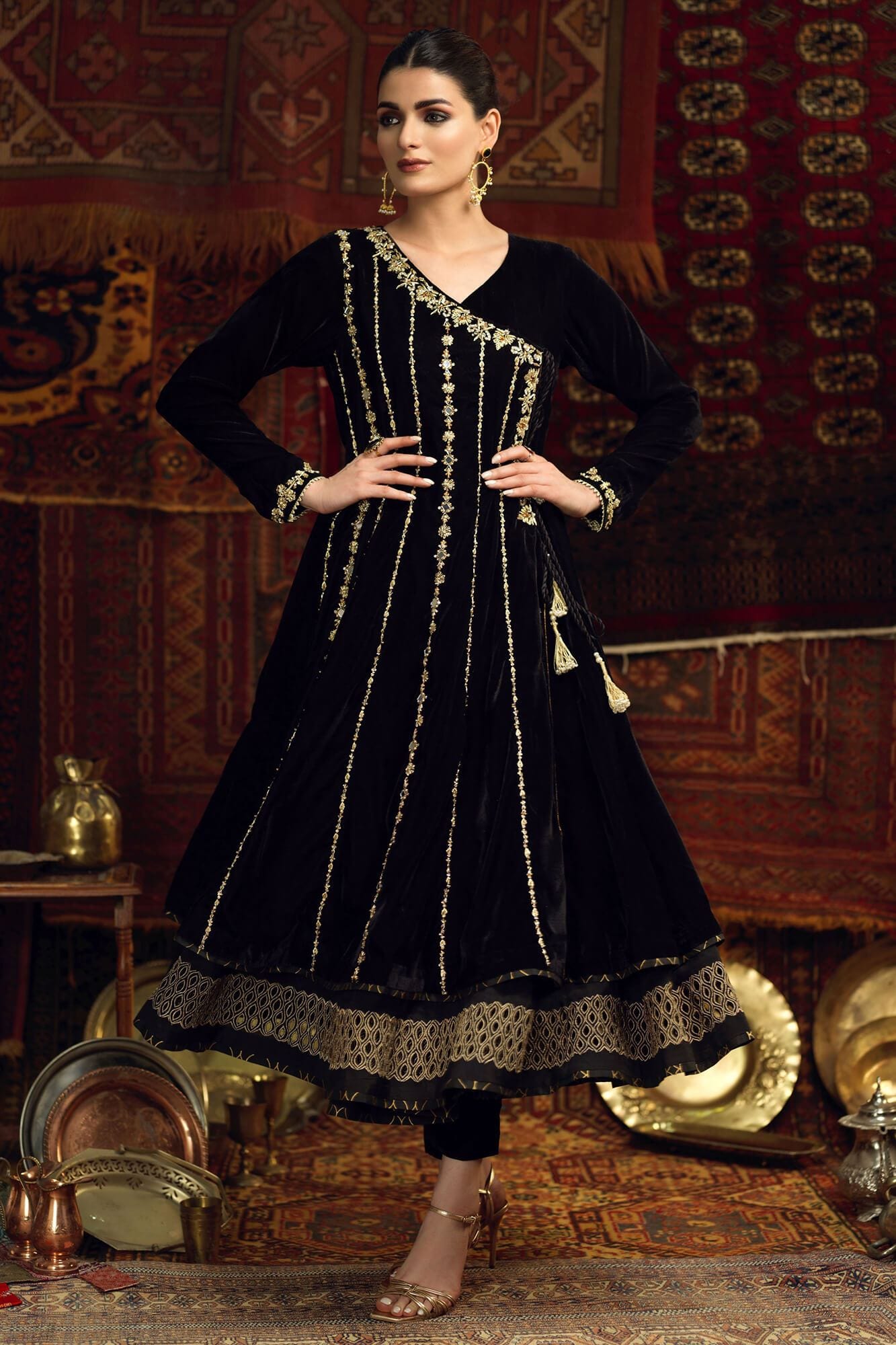 Pakistani Black Embroidered Velvet Kalidar Angrakha (3-Piece) - Image 2
