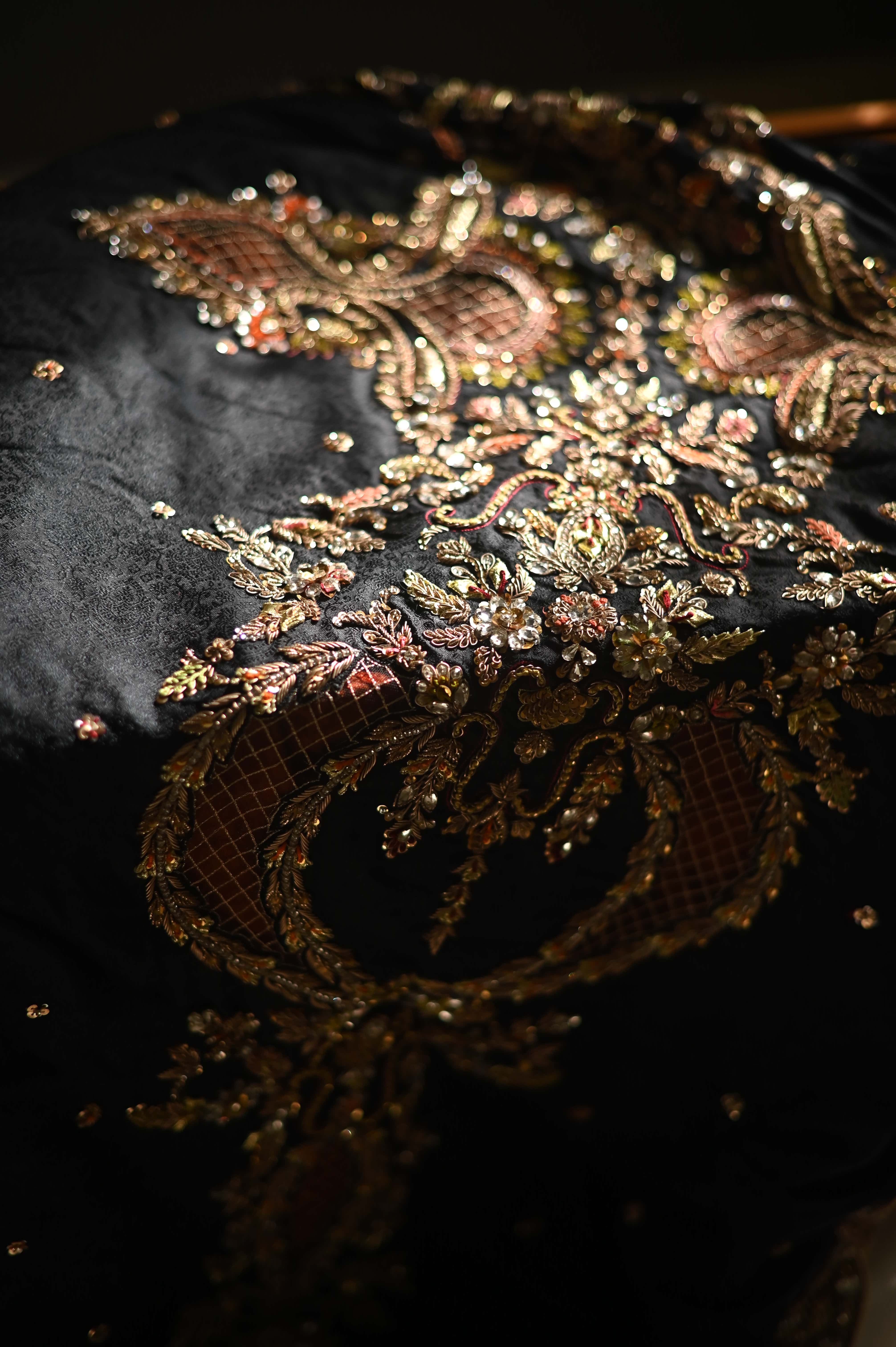 Black Zardozi Embroidered Silk Jamawar Chaadar (1-Pc) - Image 5