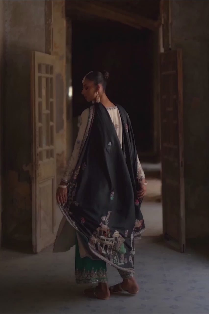 Pakistani Black Zardozi Resham Jamawar Silk Chadar (1-Pc) - Image 3