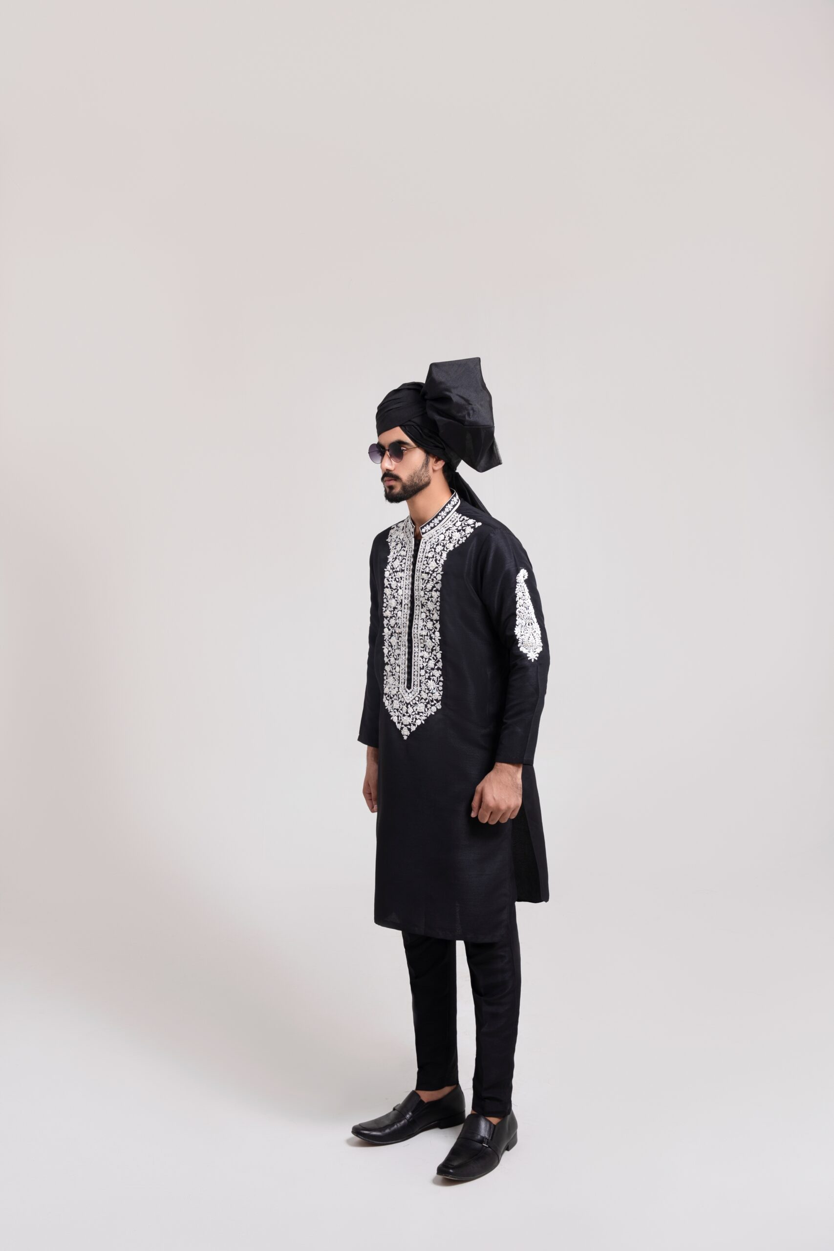 Black Embroidered Silk-Blend Kurta (2-Piece) - Image 2