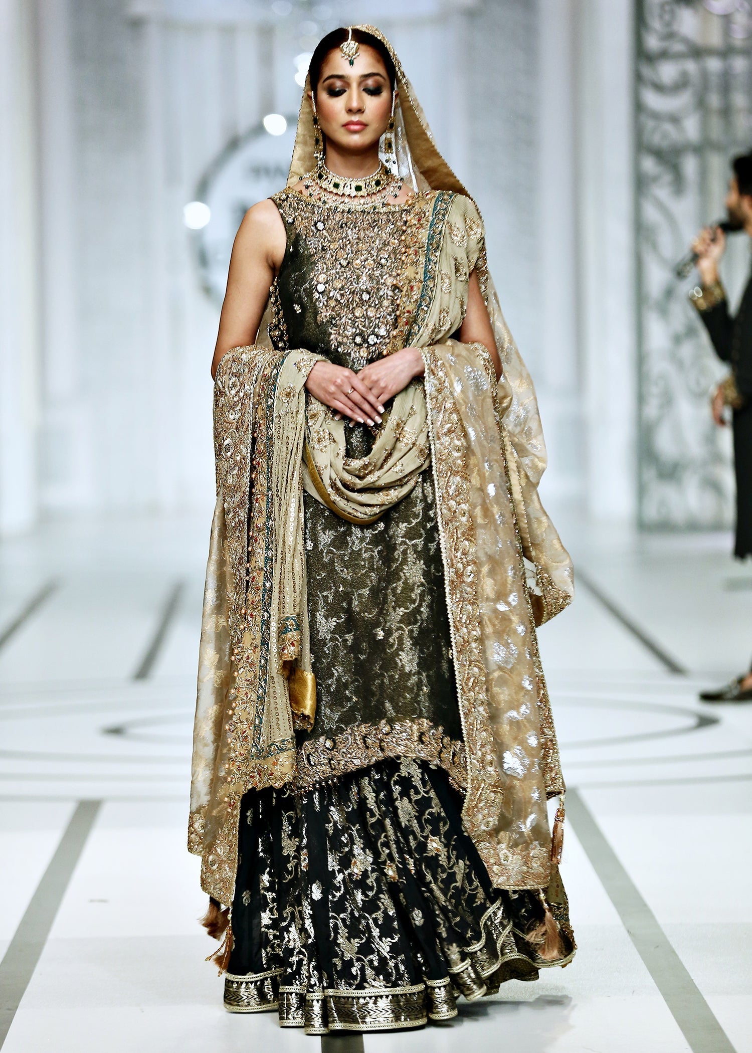 Pakistani Black & Gold Embroidered Shabnum Mesori Gharara (3-Piece) - Image 8