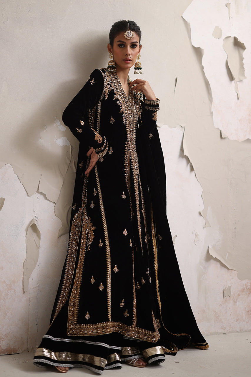 Black Marori Zardozi Velvet Gharara Set (3-Piece) - Image 4