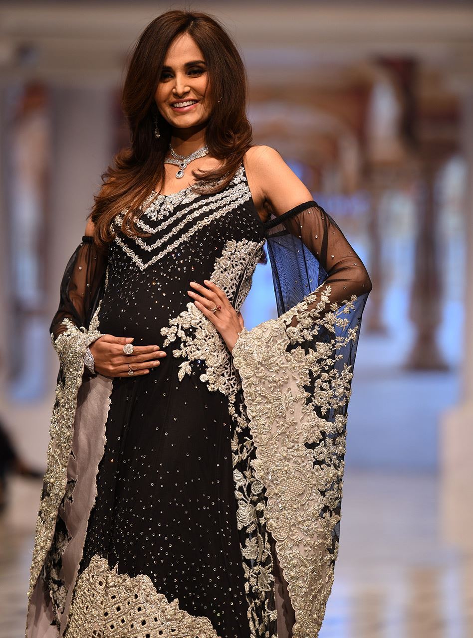 Pakistani Black Embellished Net Gown (2-Piece) - Image 3