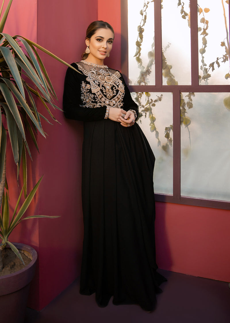 Pakistani Black Metallic Embroidered Velvet & Grip Saree Gown (1-Pc) - Image 1