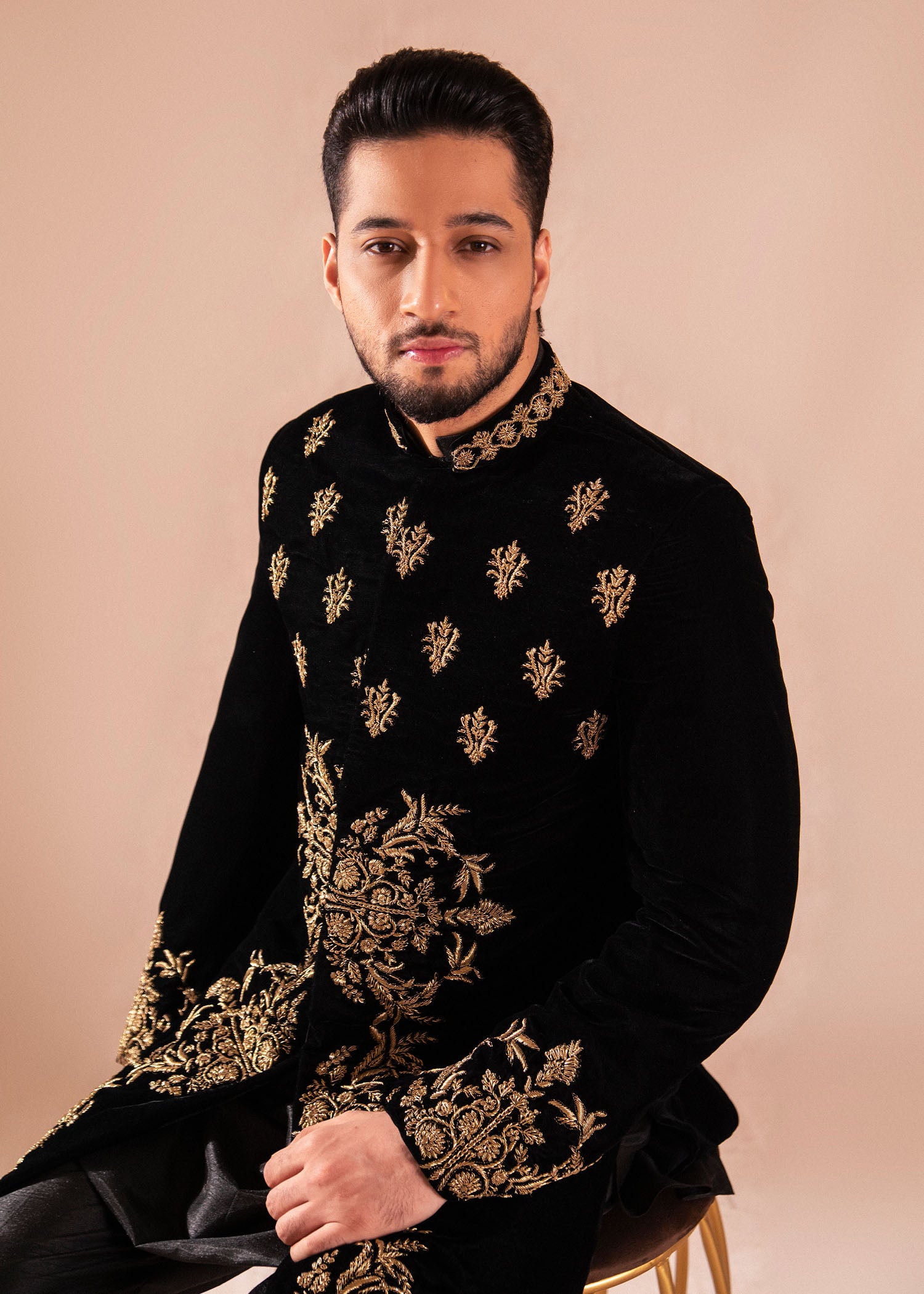Black Naqshi Dapka Velvet Sherwani (2-Piece) - Image 3