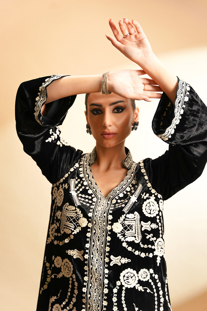 Black Aari Embroidered Velvet & Silk Jacket Set (2-Piece) - Image 5