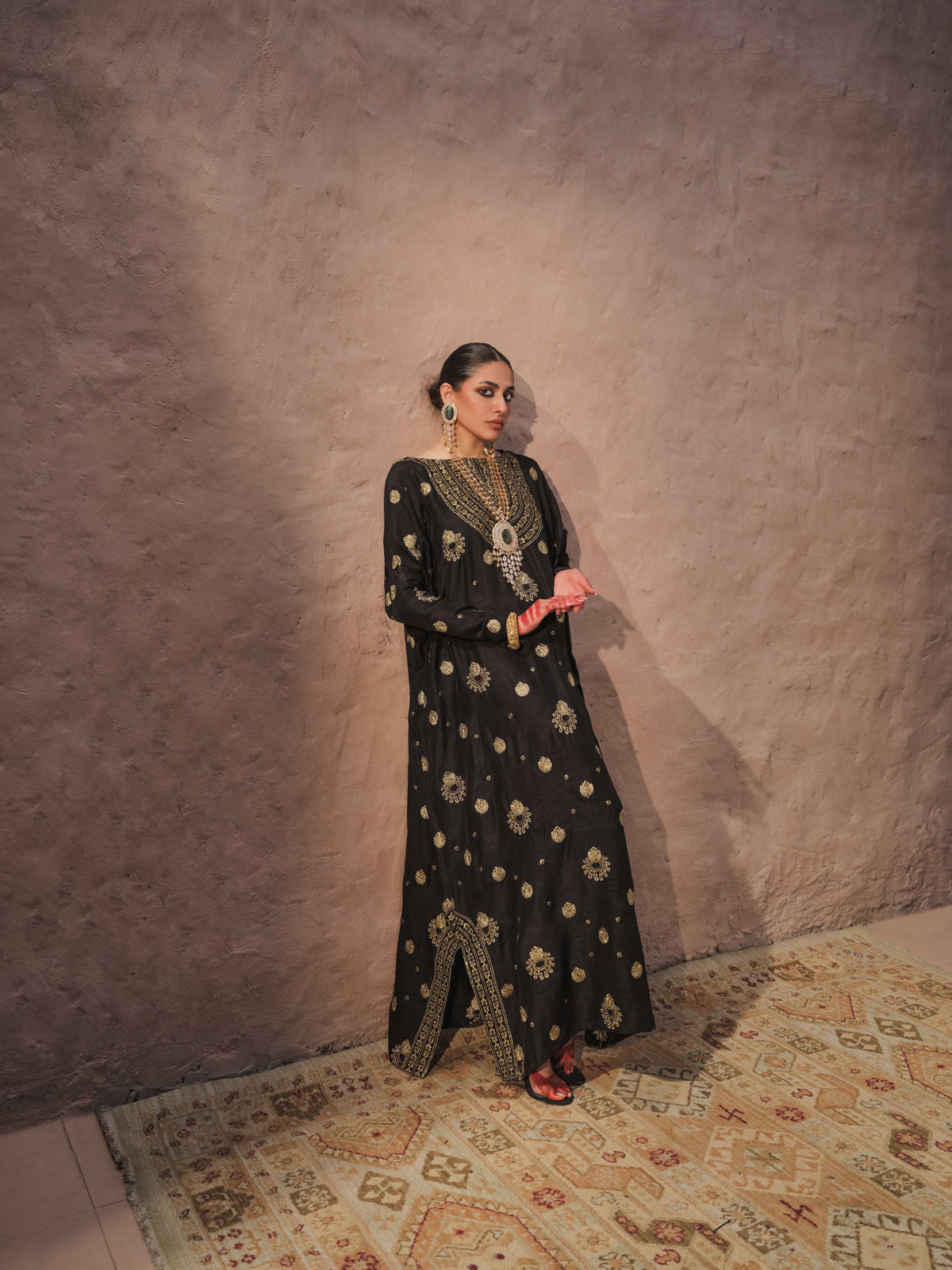 Pakistani Black Hand-Embroidered Silk-Blend Kaftan (1-Pc) - Image 3