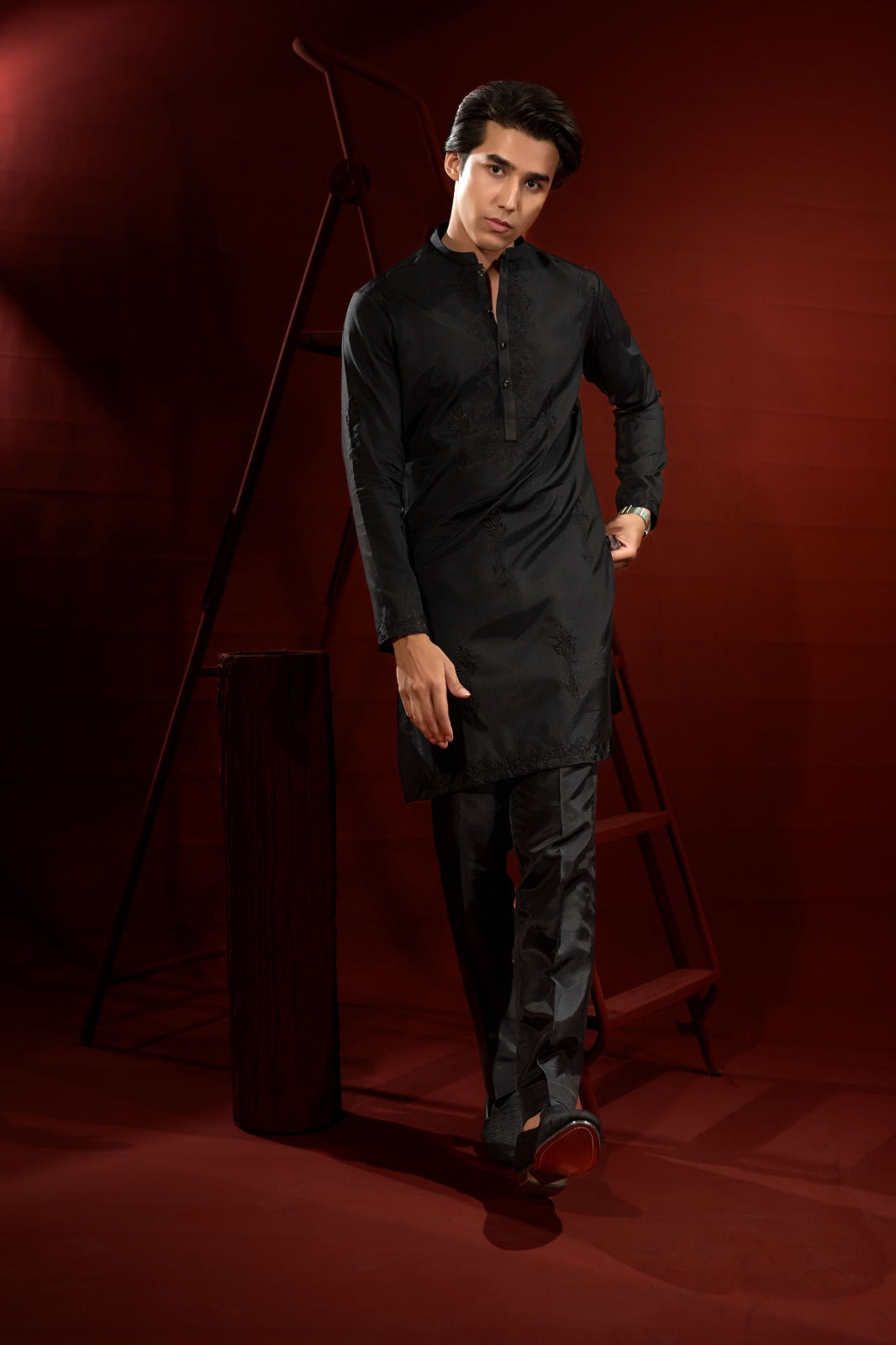 Black Embroidered Silk Kurta Trouser Set (2-Piece) - Image 1