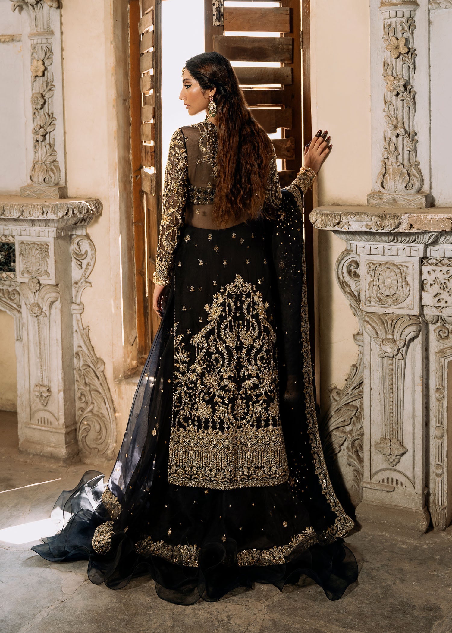 Black Embellished Kathan Organza Lehenga Set (3-Piece) - Image 8