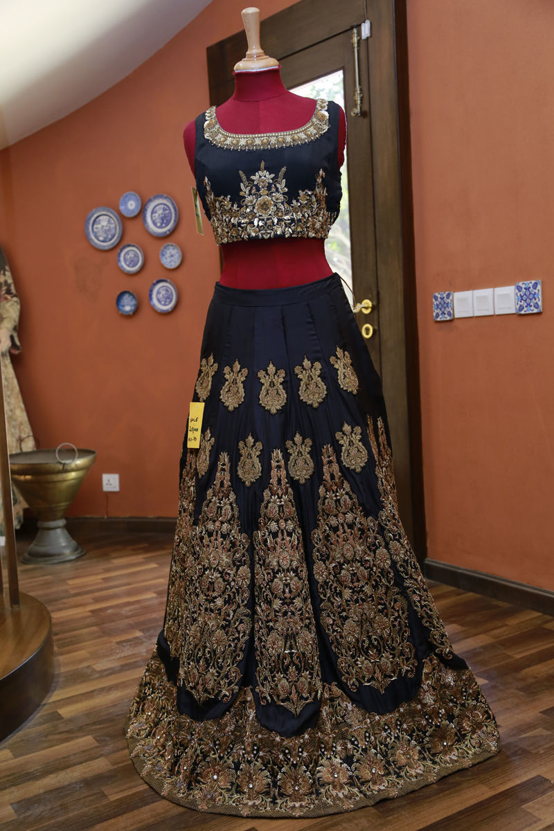 Pakistani Black Mughal Embroidered Sheesha Silk Lehenga Choli (3-Piece) - Image 6