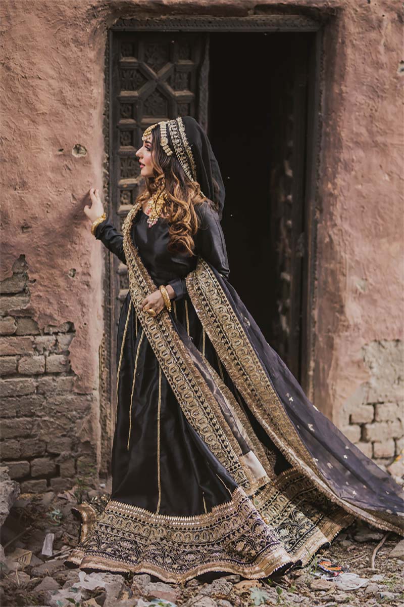 Black Gold Embroidered Silk Lehenga Choli (3-Piece) - Image 6