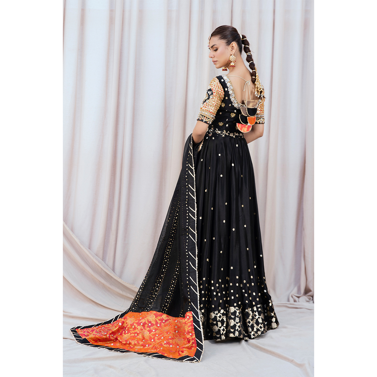 Pakistani Black Gangajamni Tissue Silk Lehnga Choli (3-Piece) - Image 6