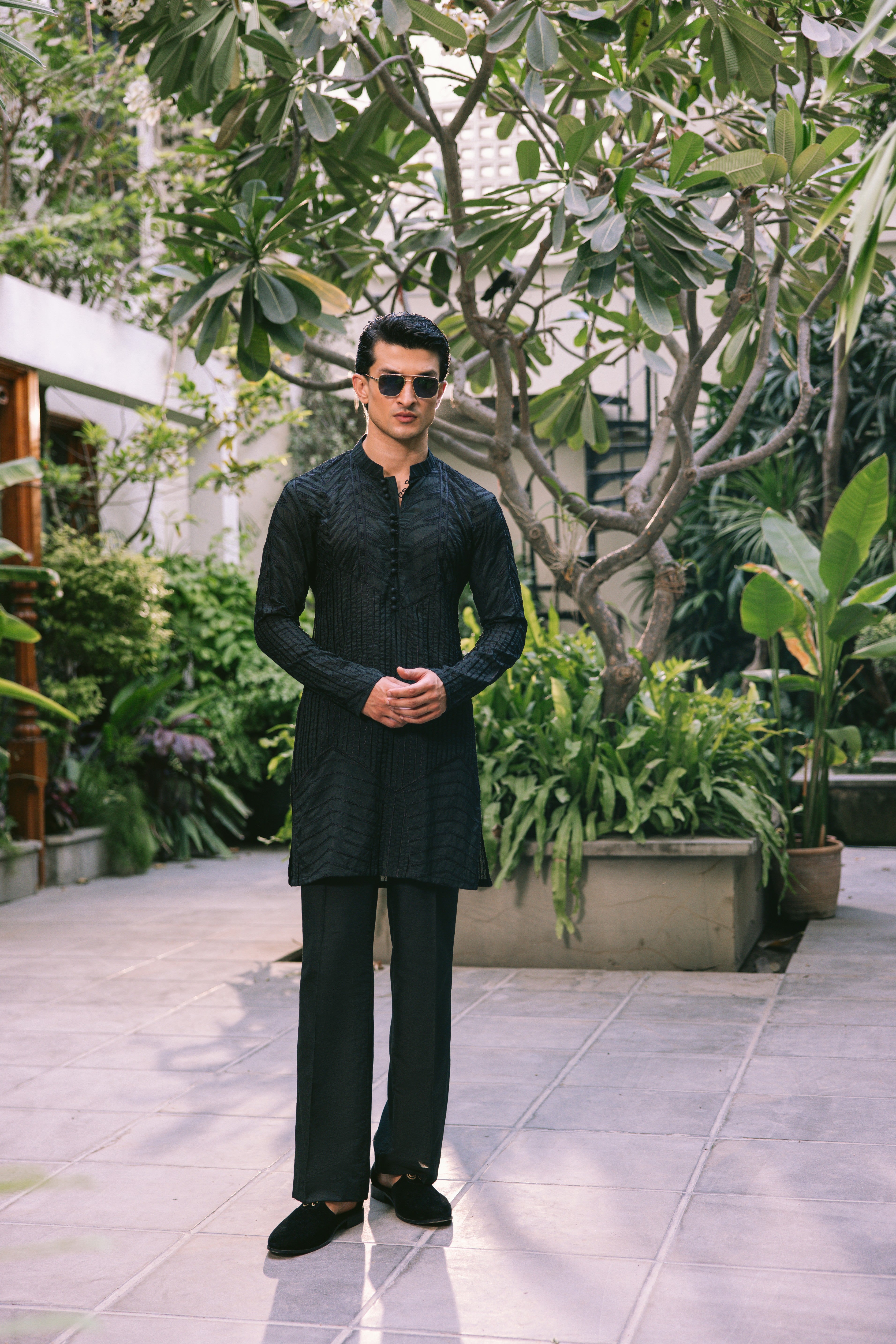 Black Embroidered Textured Kurta Set (2-Piece) - Image 2