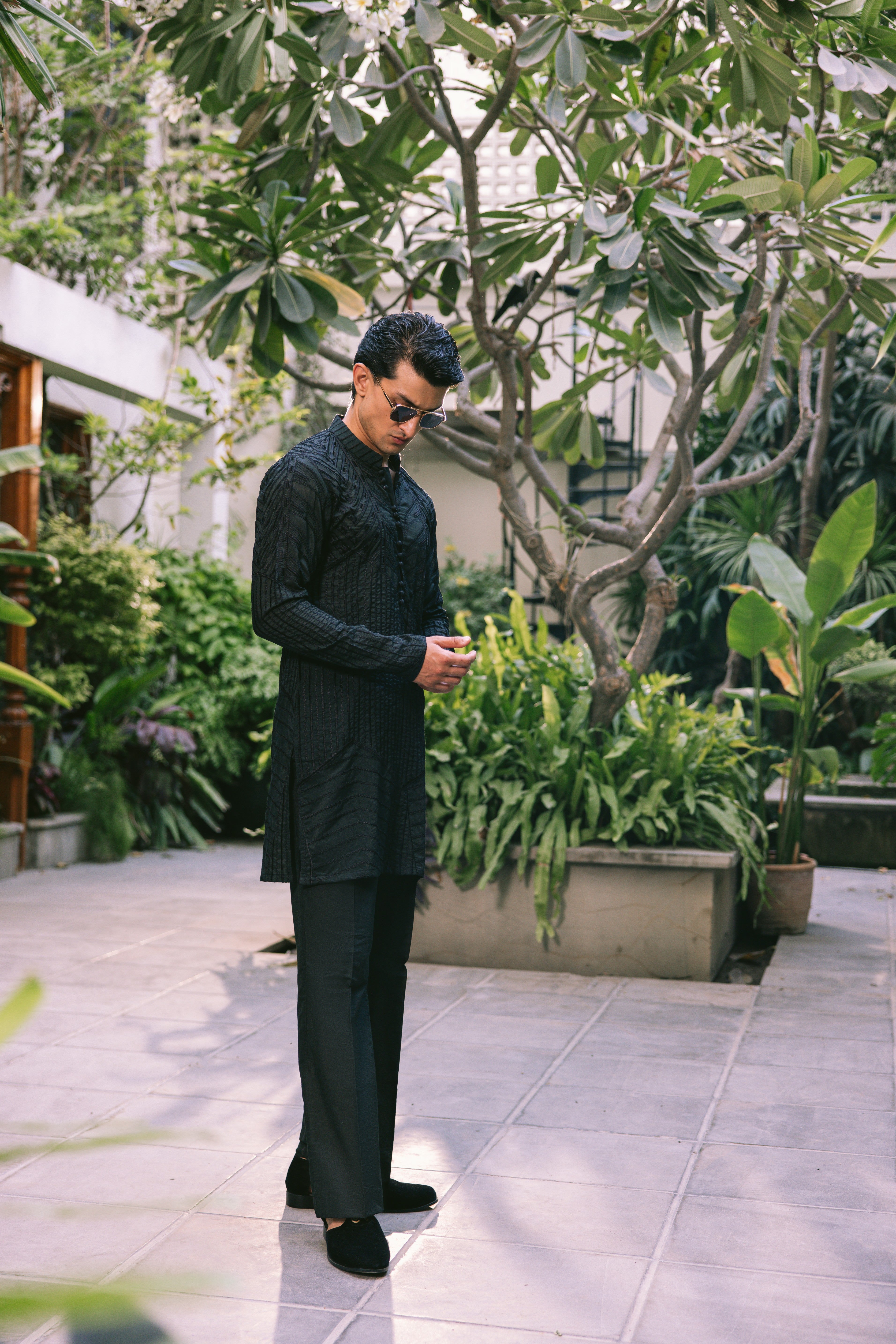 Black Embroidered Textured Kurta Set (2-Piece) - Image 6