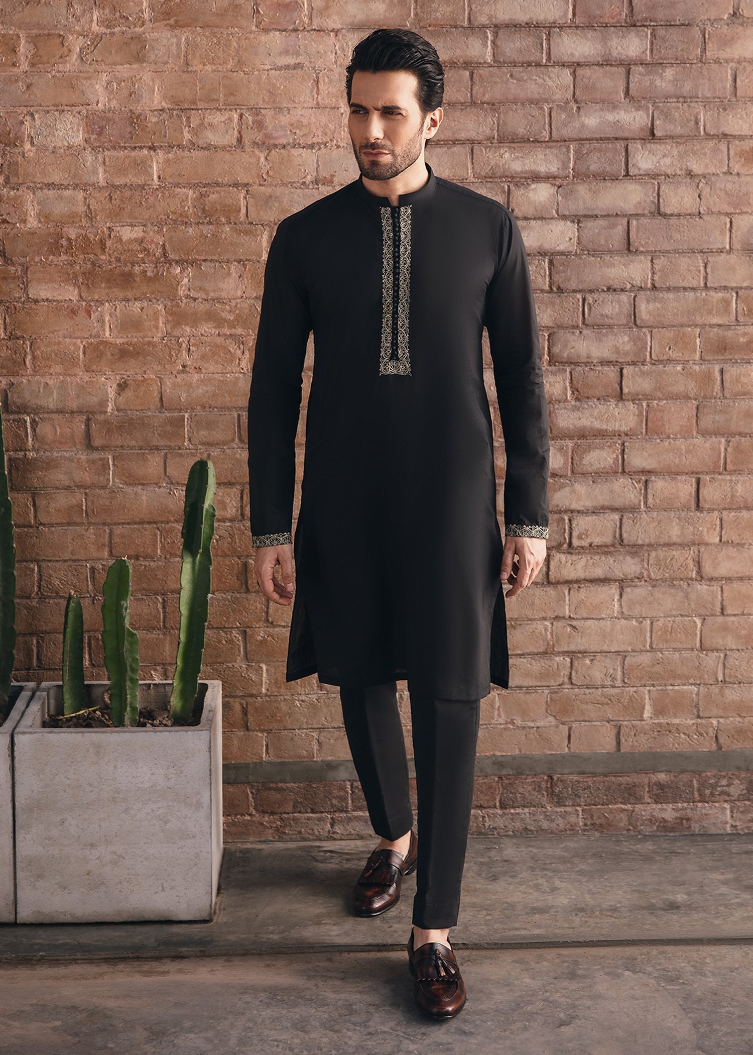 Black Embroidered Cotton Self-Silk Kurta (3-Piece) - Image 1