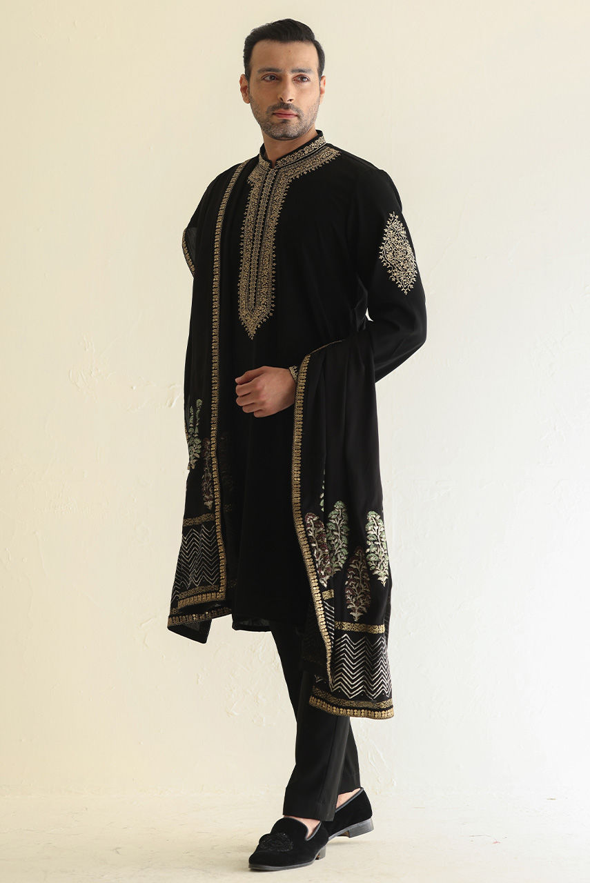 Black Embroidered Georgette Kurta (3-Piece) - Image 4