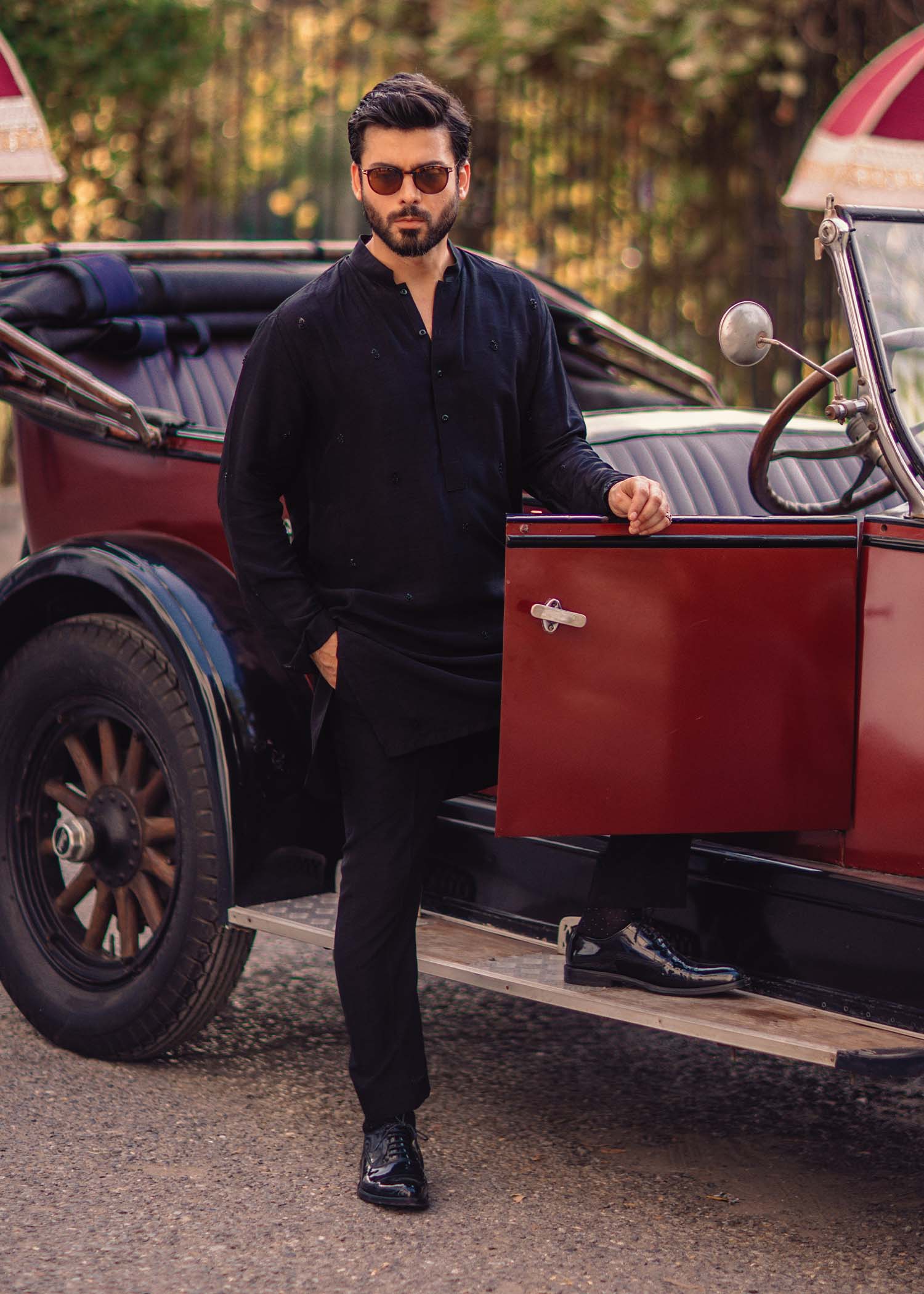 Black Hand-Embroidered Rawsilk Kurta (2-Piece) - Image 1