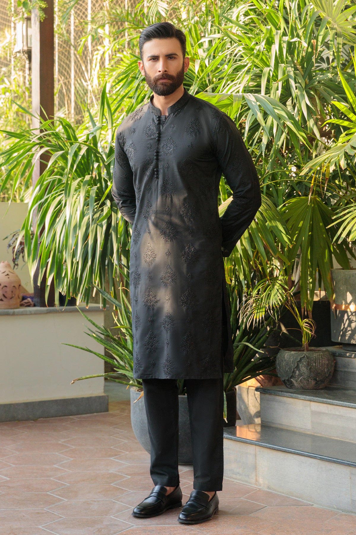 Black Embroidered Silk-Blend Kurta Set (2-Piece) - Image 1