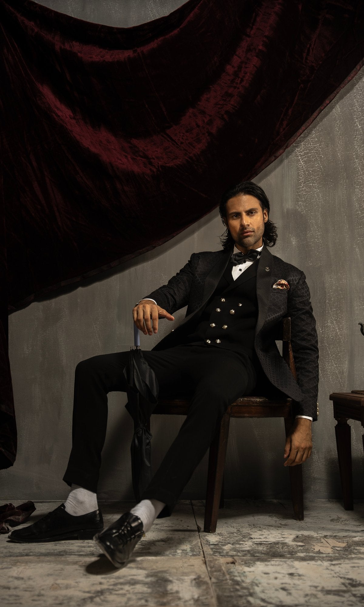 Black Jacquard Tuxedo with Double-Breasted Waistcoat (3-Piece) - Image 5