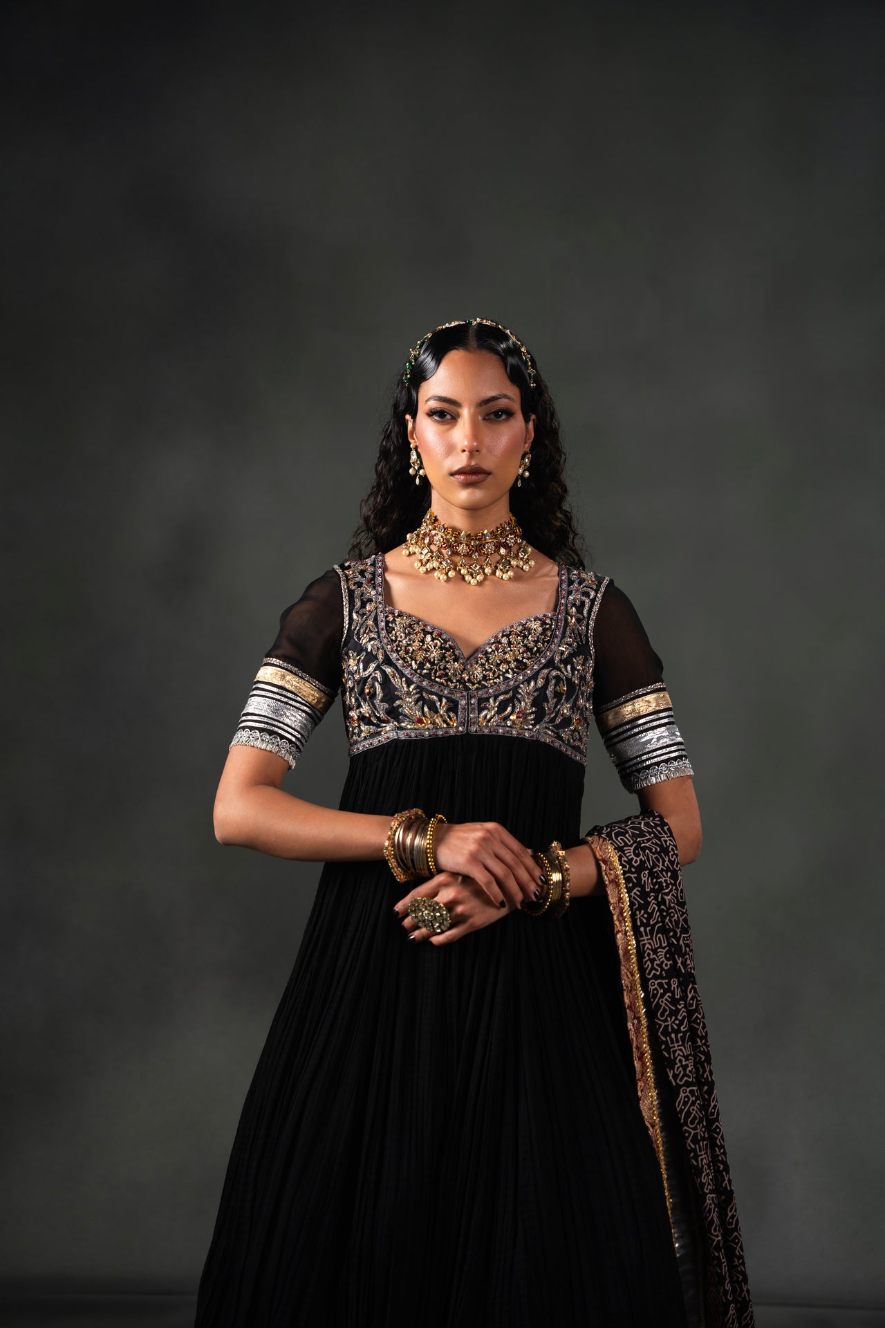 Pakistani Black Embroidered Crushed Georgette Chiffon Pishwas (2-Piece) - Image 2