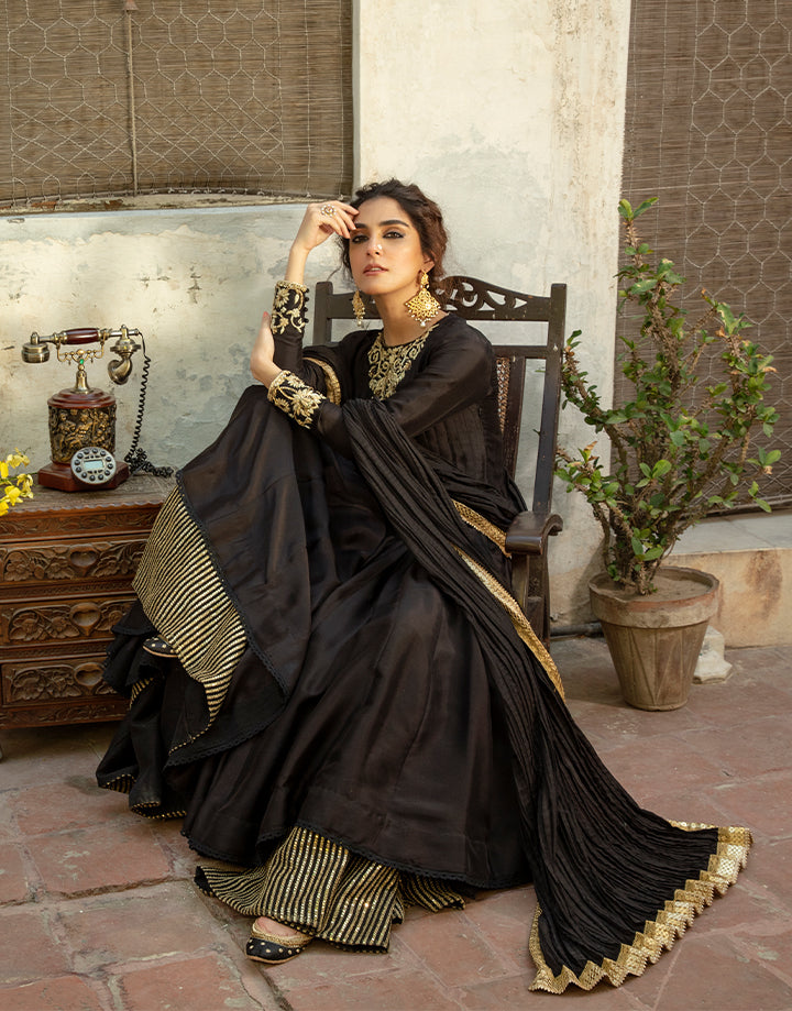 Pakistani Black Zardozi Embroidered Korean Raw Silk Pishwas (3-Piece) - Image 7