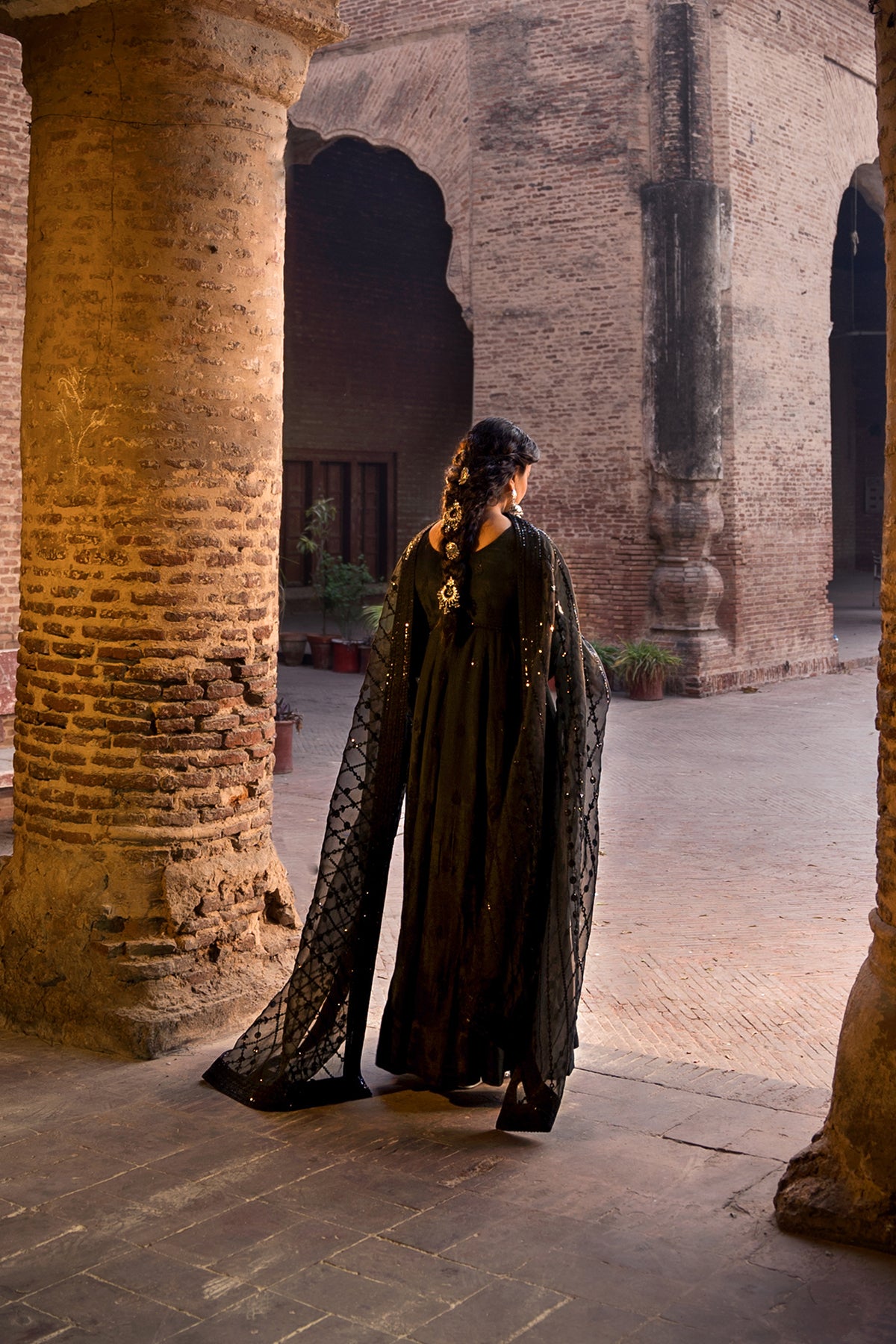 Black Sequinned Raw Silk Pishwas Dress (3-Piece) - Image 3