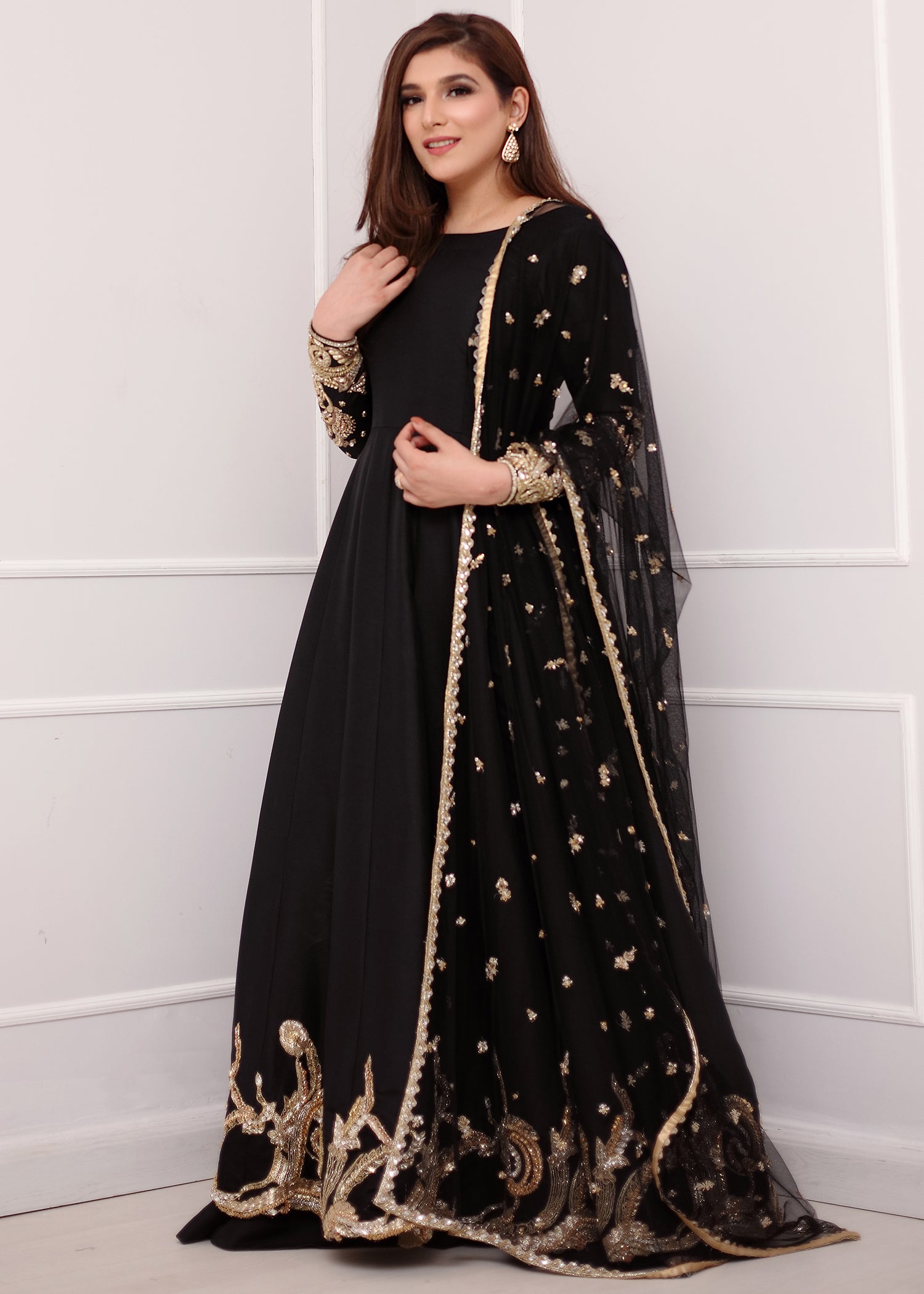 Pakistani Black Handworked Korean Rawsilk Pishwas (2-Piece) - Image 2