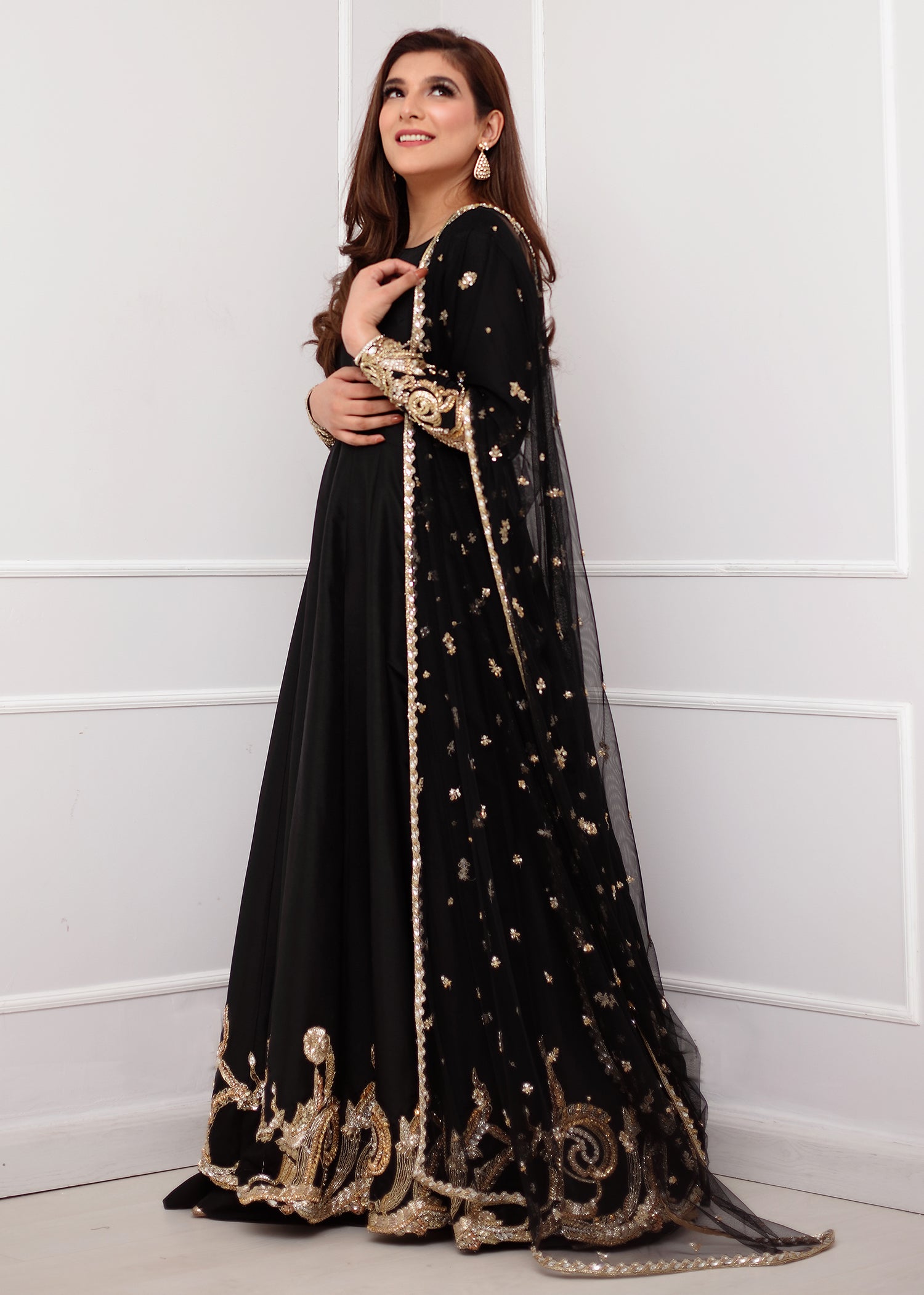 Pakistani Black Handworked Korean Rawsilk Pishwas (2-Piece) - Image 3