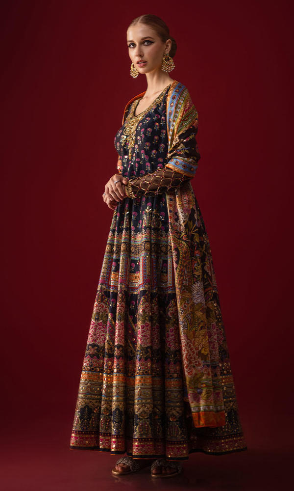 Pakistani Black Hand Embellished Silk Pishwas (2-Piece) - Image 4