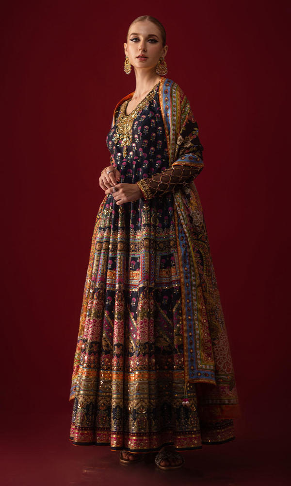 Pakistani Black Hand Embellished Silk Pishwas (2-Piece) - Image 6